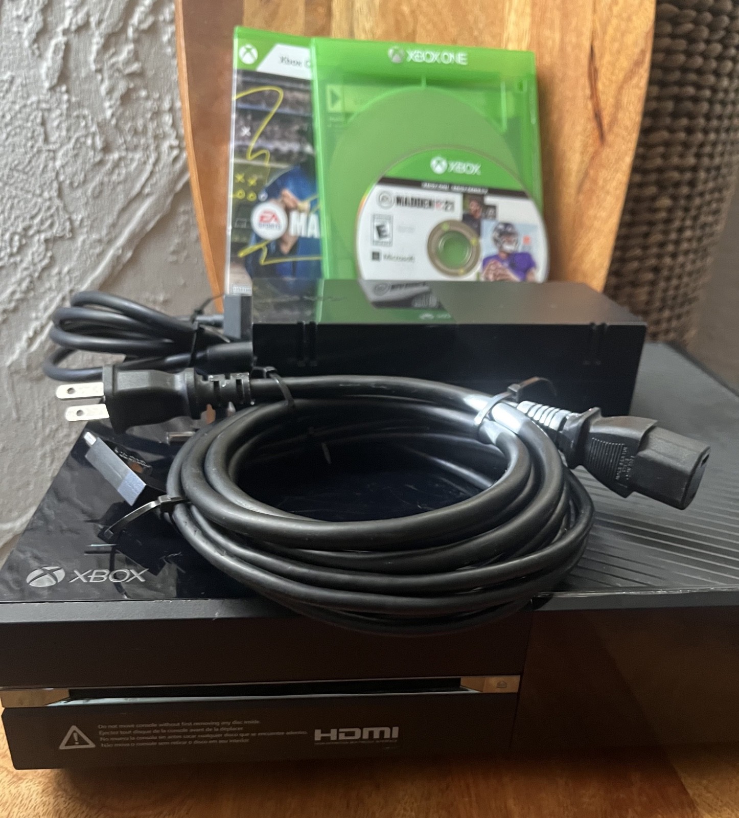 Xbox One 1540 500GB Black Console Bundle/Cords Madden 21/22/23