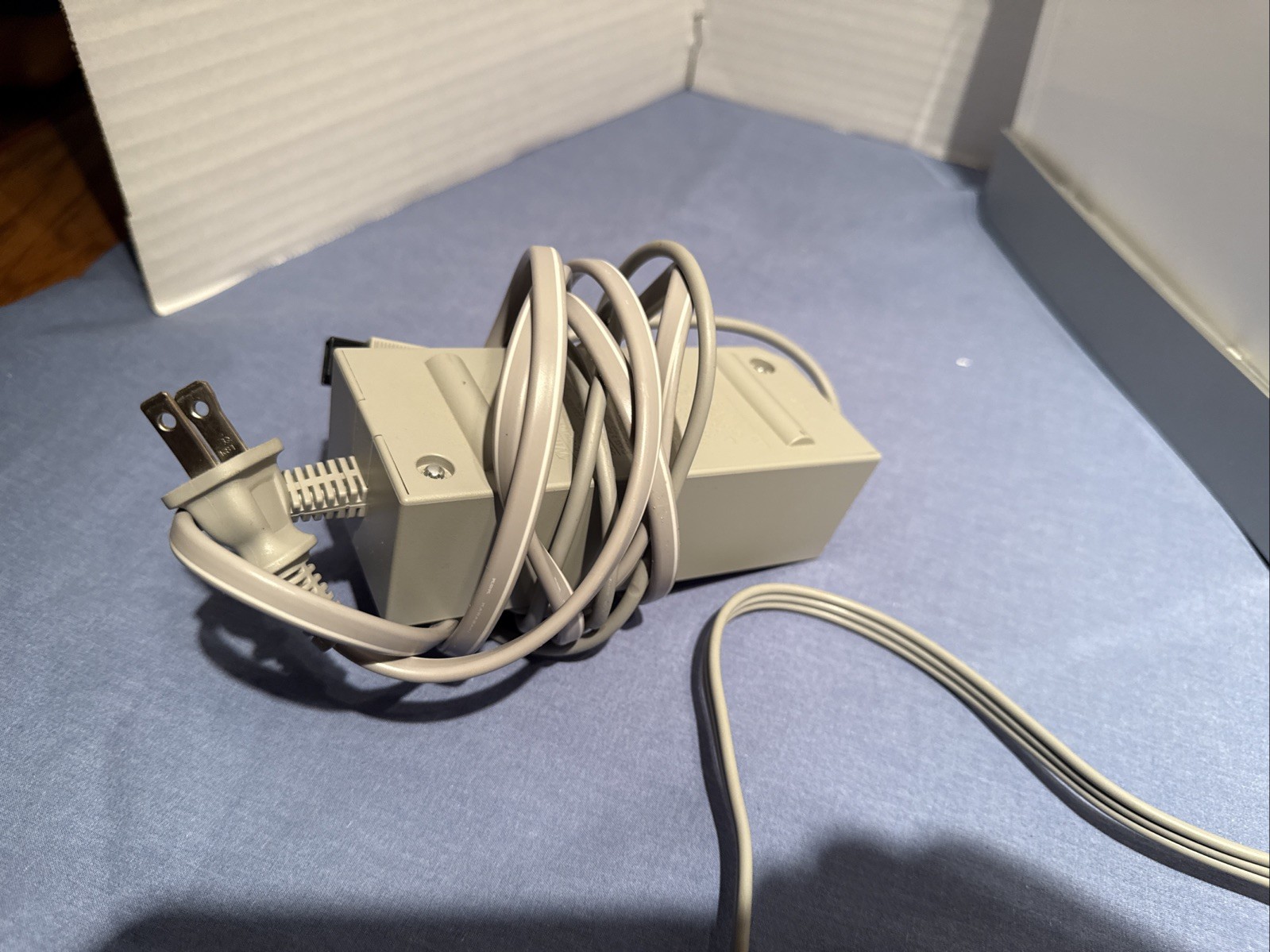 NINTENDO Wii SYSTEM CONSOLE WITH Wii PLAY MOTION GAME AND ACCESSORIES “TESTED”