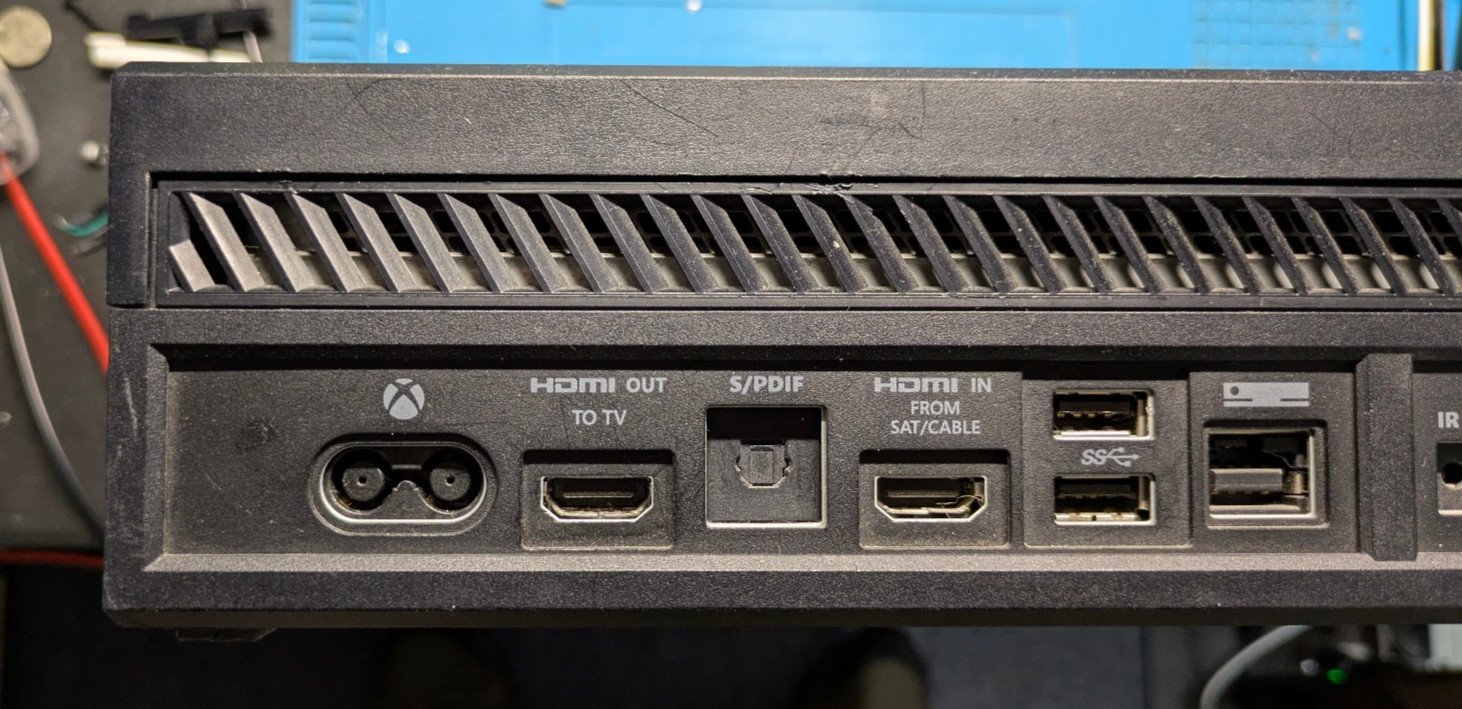 Microsoft Xbox One 1540 500GB Console Tested and WORKING