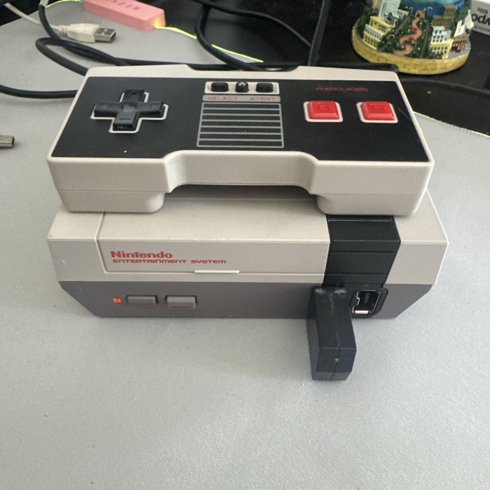 Nintendo NES Mini Classic Edition Console White/Gray With wireless controller