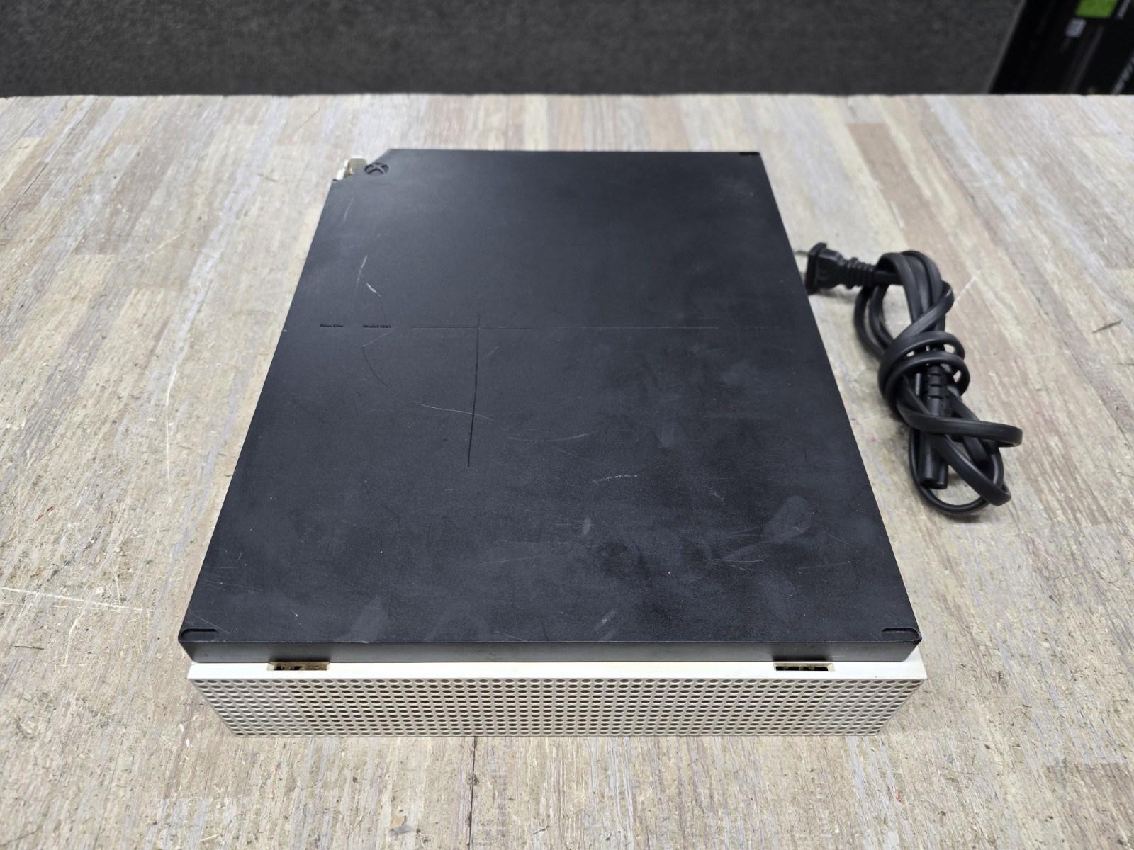 Microsoft Xbox One S 1681 White Console Onlyb1TB with Power Cord TESTED