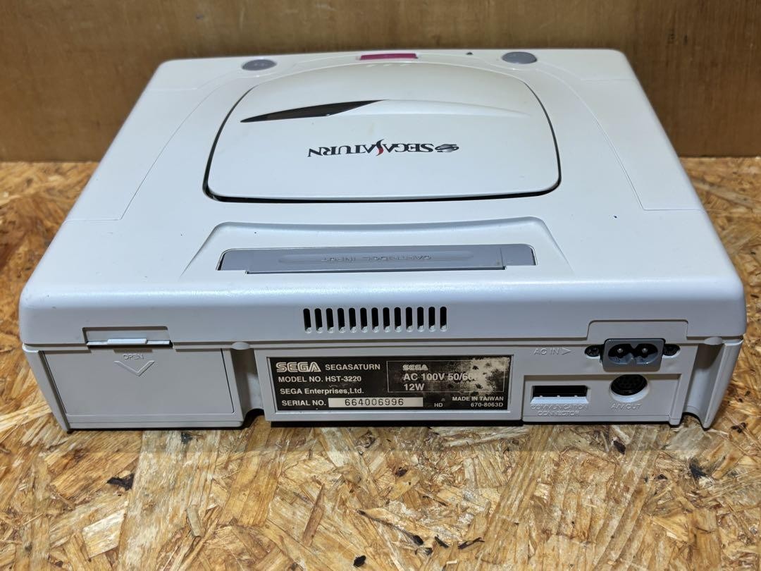 Sega Saturn Console + controller NTSC-J HST-3220 white Tested s1313M