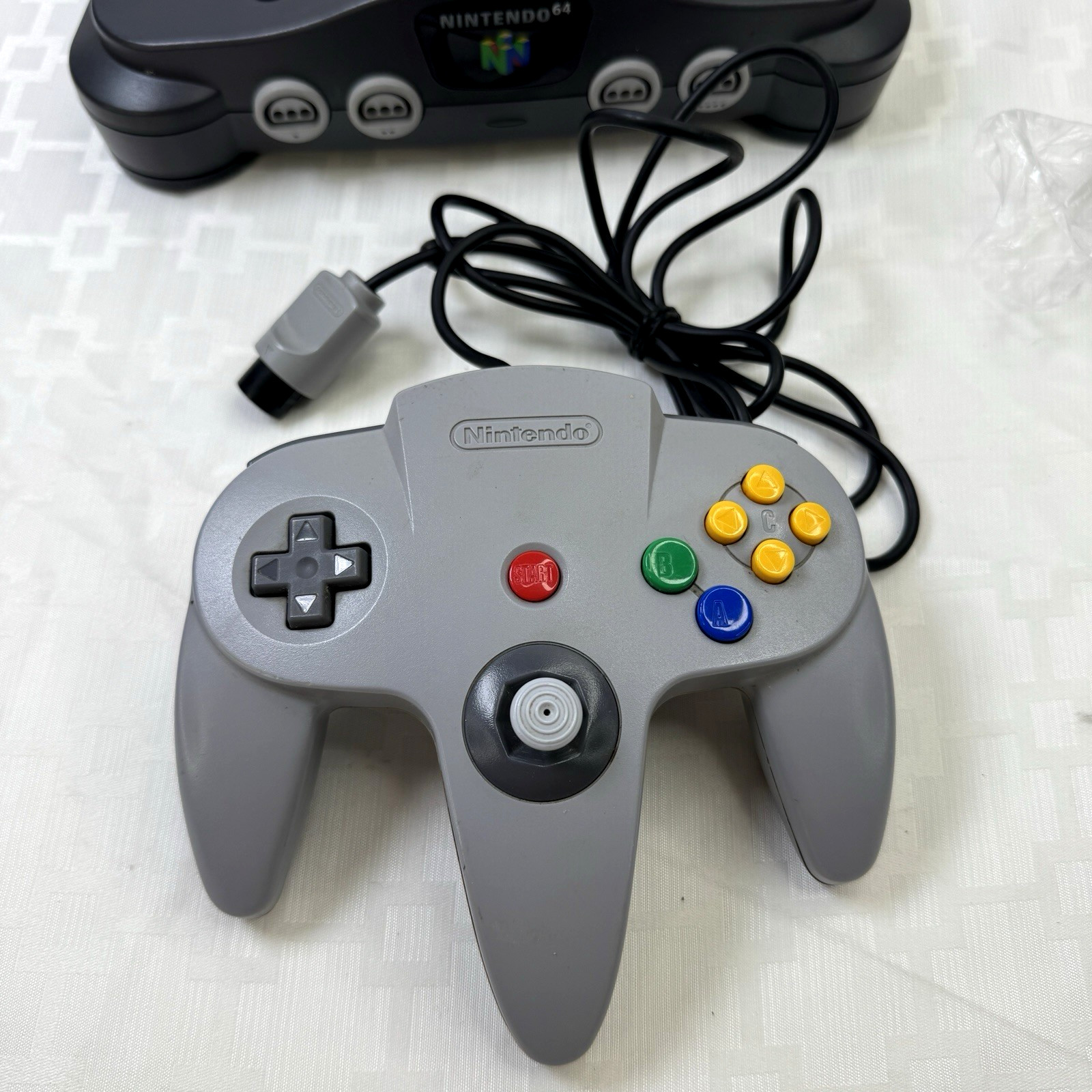 Nintendo 64 Console Bundle NUS-001 USA NS1 Serial # with Controller & Cables