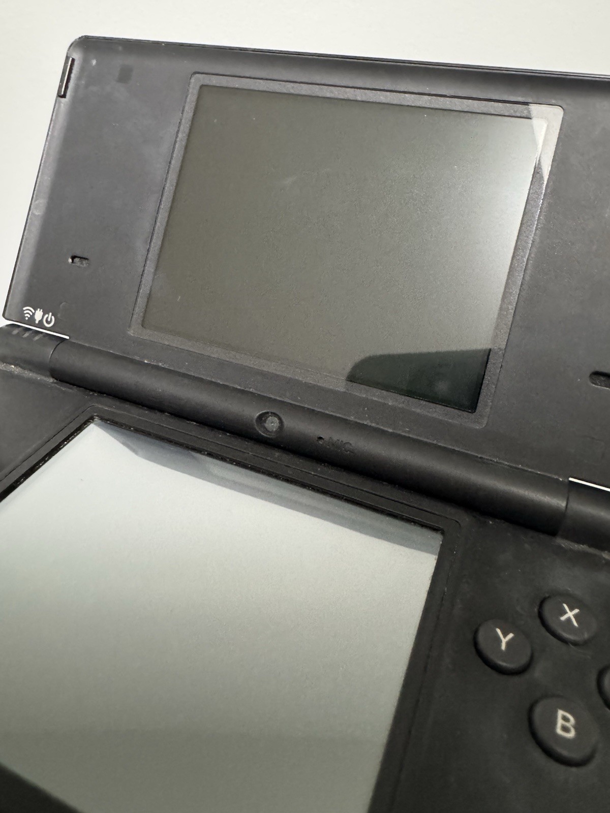 Nintendo DSi Handheld Console TWL-001 Matte Black -No Stylus or Charger- TESTED