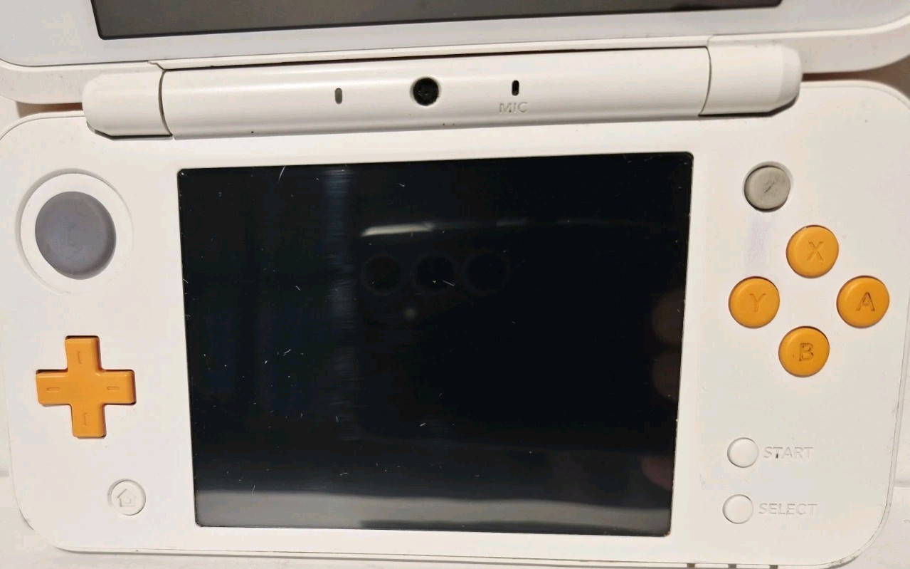 NINTENDO 2DS XL WHITE ORANGE CONSOLE HANDHELD SYSTEM AS IS PARTS OR REPAIR ~READ