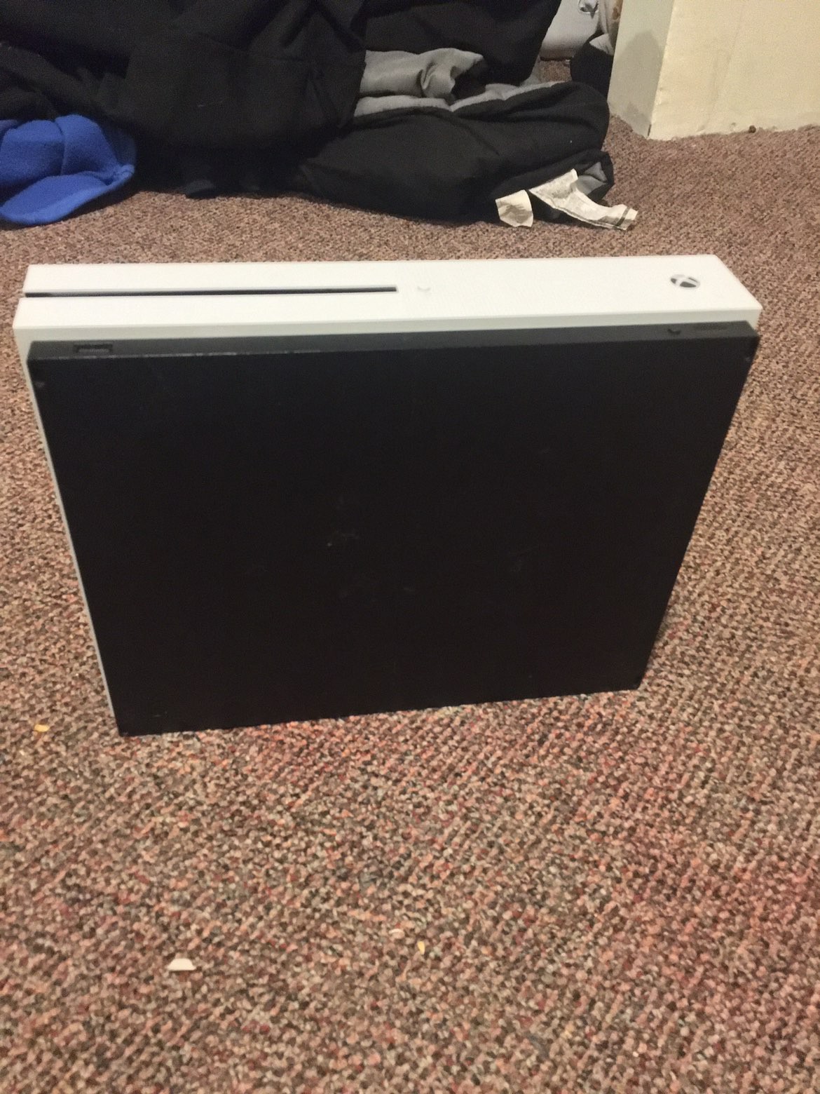 Microsoft Xbox One S 1681 1TB White Home Console Bundle Working