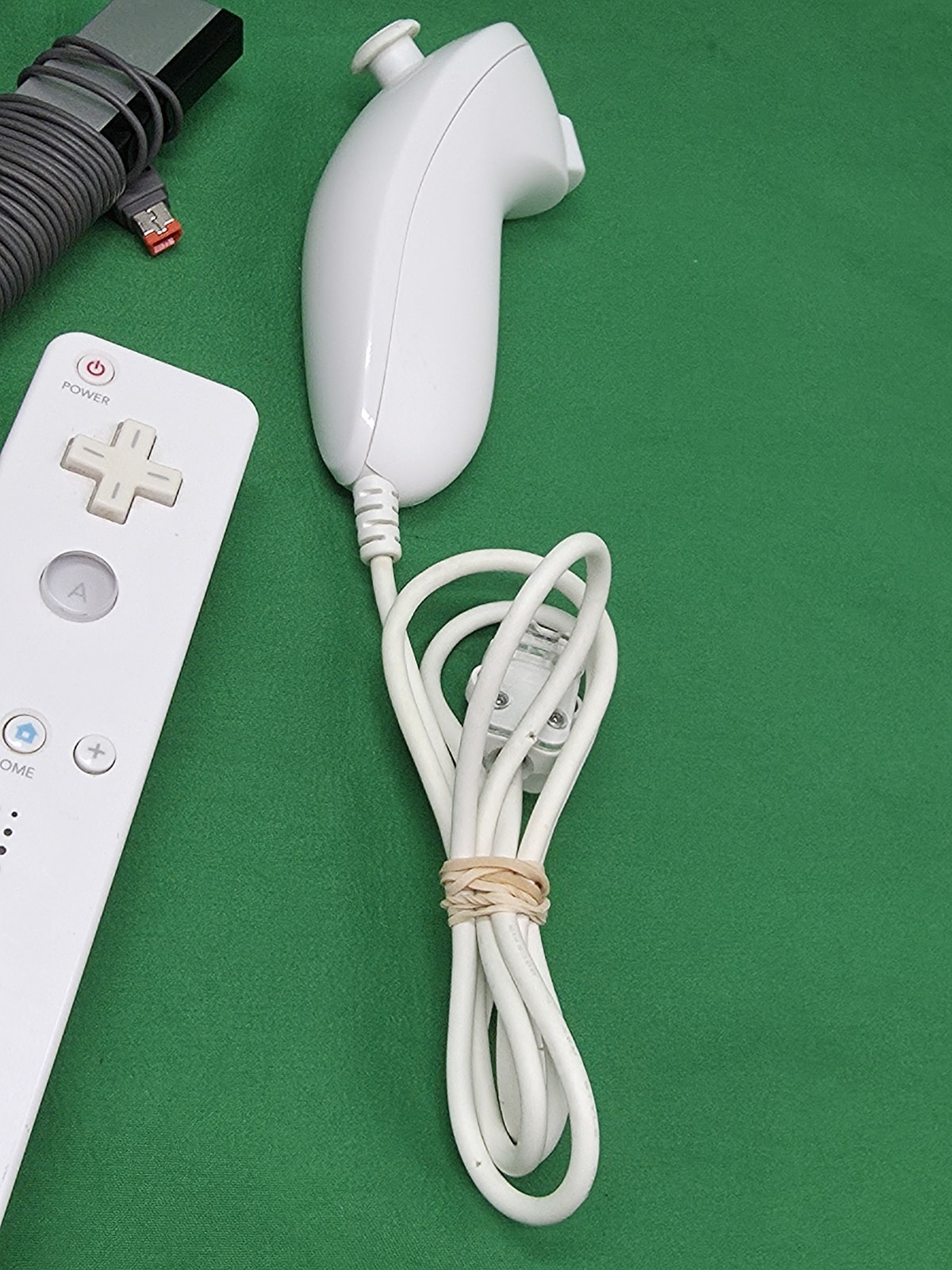 Nintendo Wii Video Gaming Console System RVL-001 White With Cables & Controller
