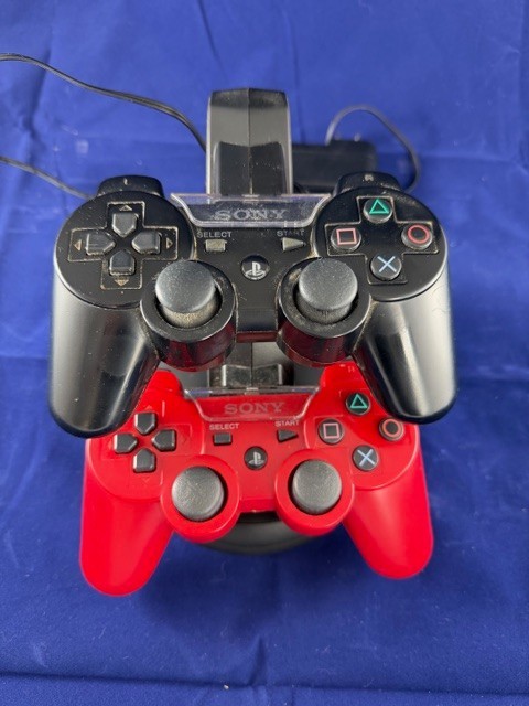 Sony PlayStation 3 250GB Console – Move Motion, 2 controllers and 22 Games