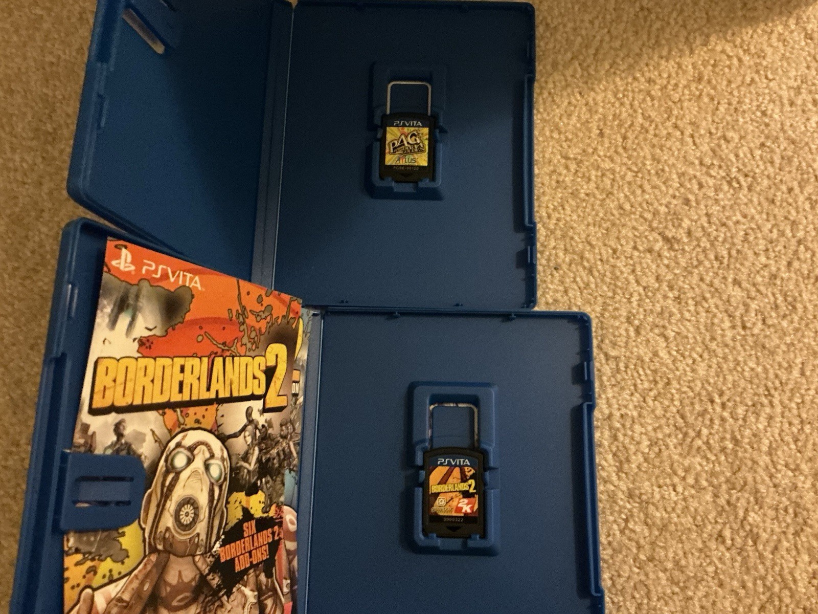 PS Vita PCH-1001 Black Game Console with Charger Case Borderlands 2 P4G 8 gb