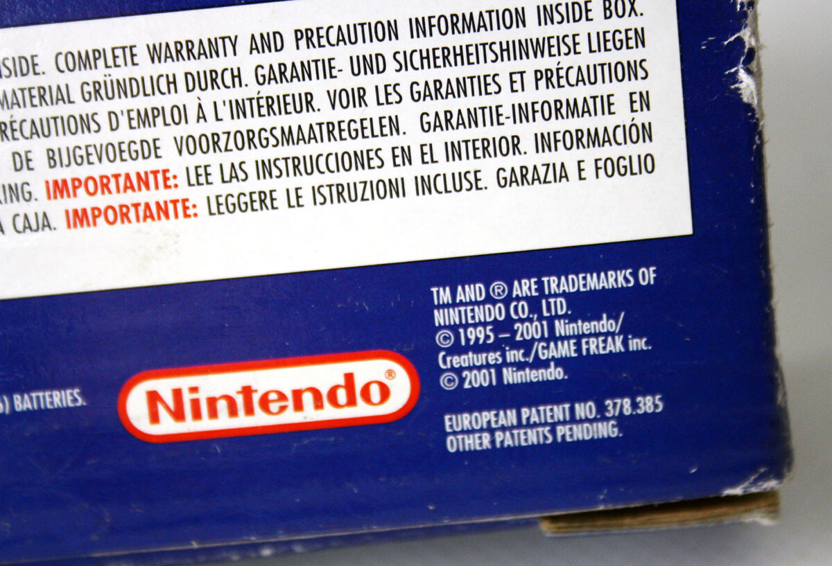 2001 NINTENDO GAME BOY COLOR POKEMON SPECIAL EDITION CONSOLE OLD STORE FIND !