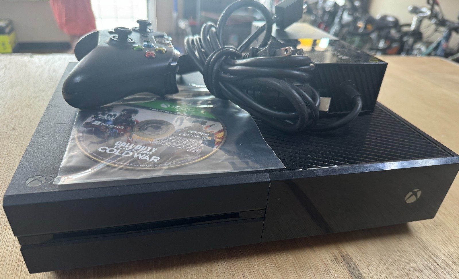 Microsoft Xbox One 500gb Console # 1540 w/ Controller, Cables & Game