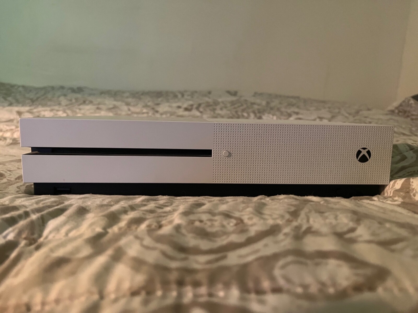 Microsoft Xbox One S 500GB Video Game Console – White (ZQ9-00001). 