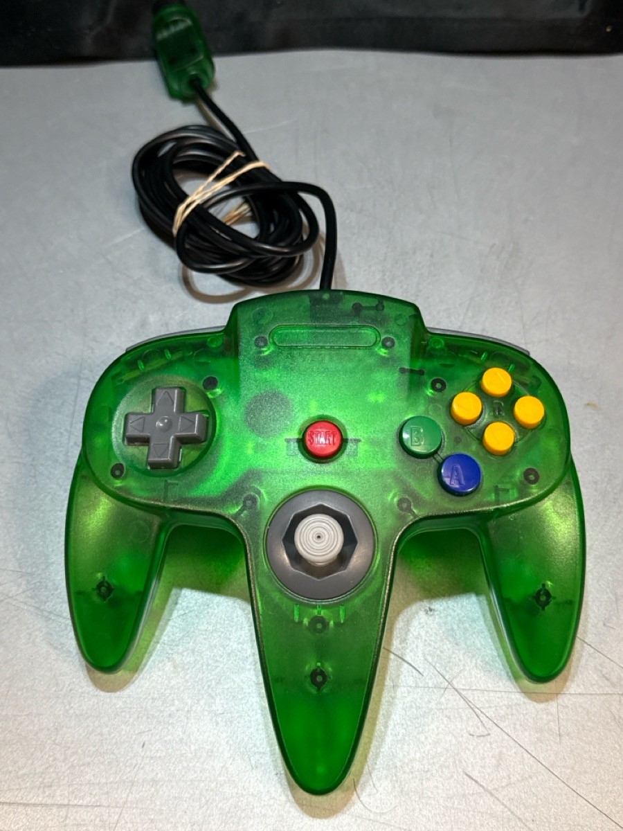 GREEN AND BLUE NINTENDO 64 CONSOLE MODELAC NUS-001 (H83004345)