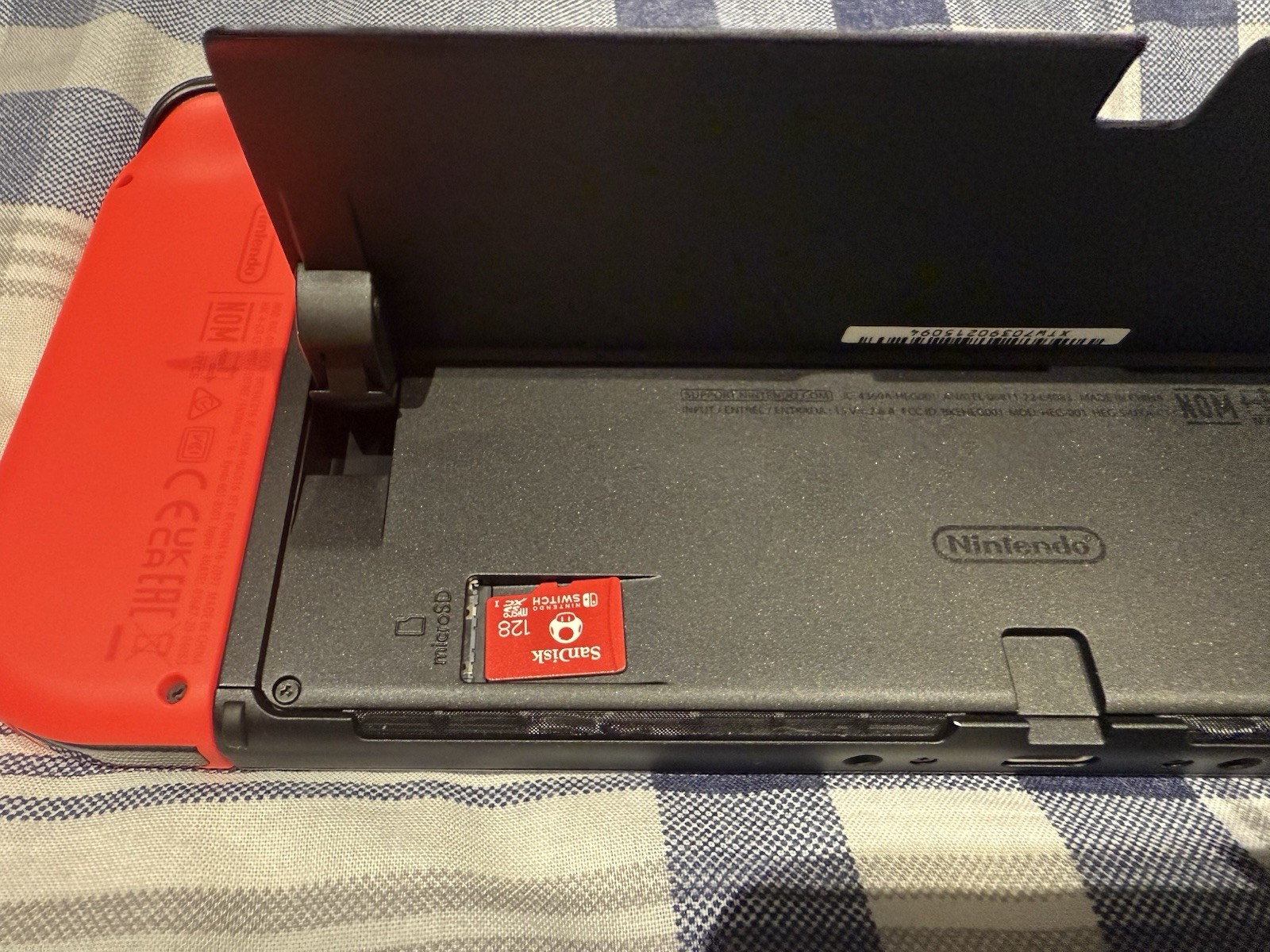 Nintendo Switch OLED Model HEG-001 64GB – Black/Neon Red/Neon With extras!