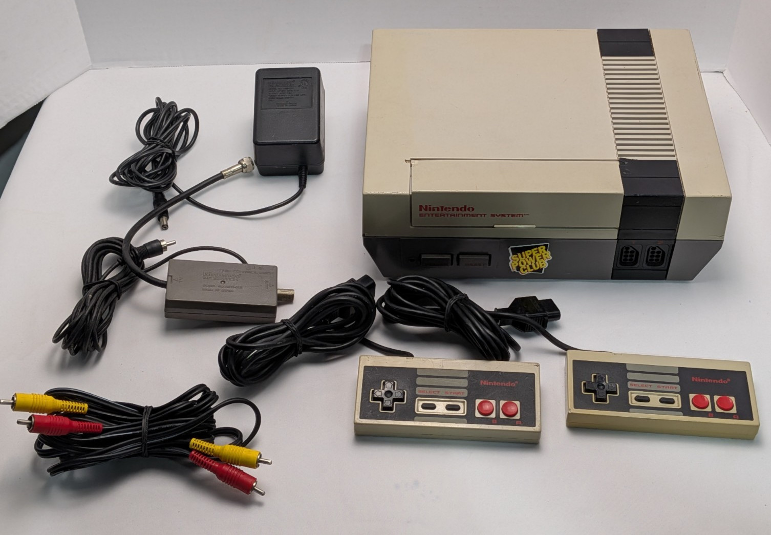 Nintendo Console NES System Bundle NES-001 For Parts Or Repair Only No Power