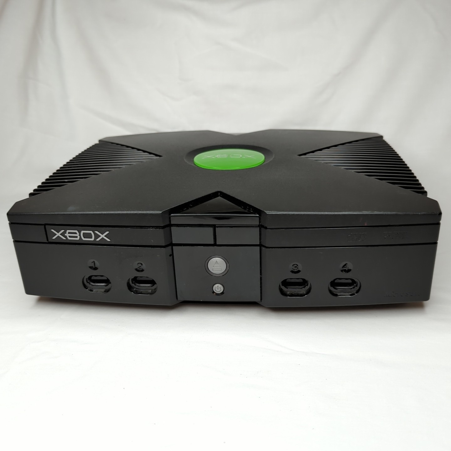MICROSOFT XBOX CONSOLE WITH POWER CORD FOR PARTS AND REPAIR