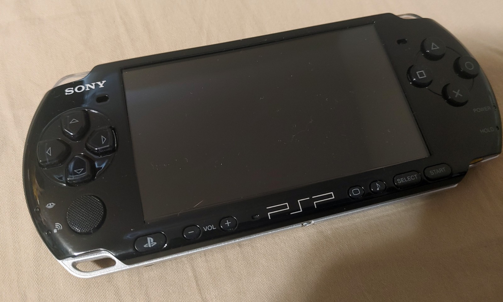 PSP-3001 Piano Black (works, no battery) + 1 GB Memory Stick Pro Duo (x2)