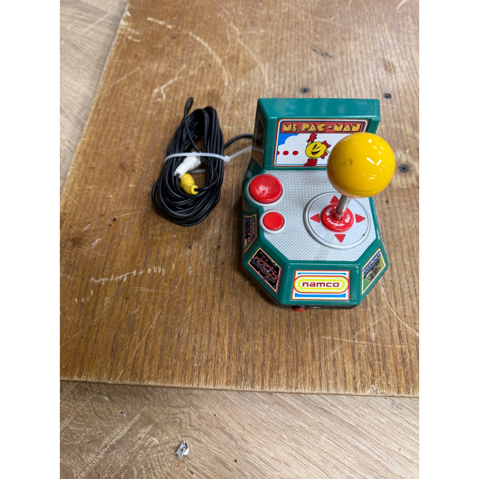 Ms Pac-Man Namco Plug & Play TV Games Jakks Pacific Retro Arcade Joystick 2004