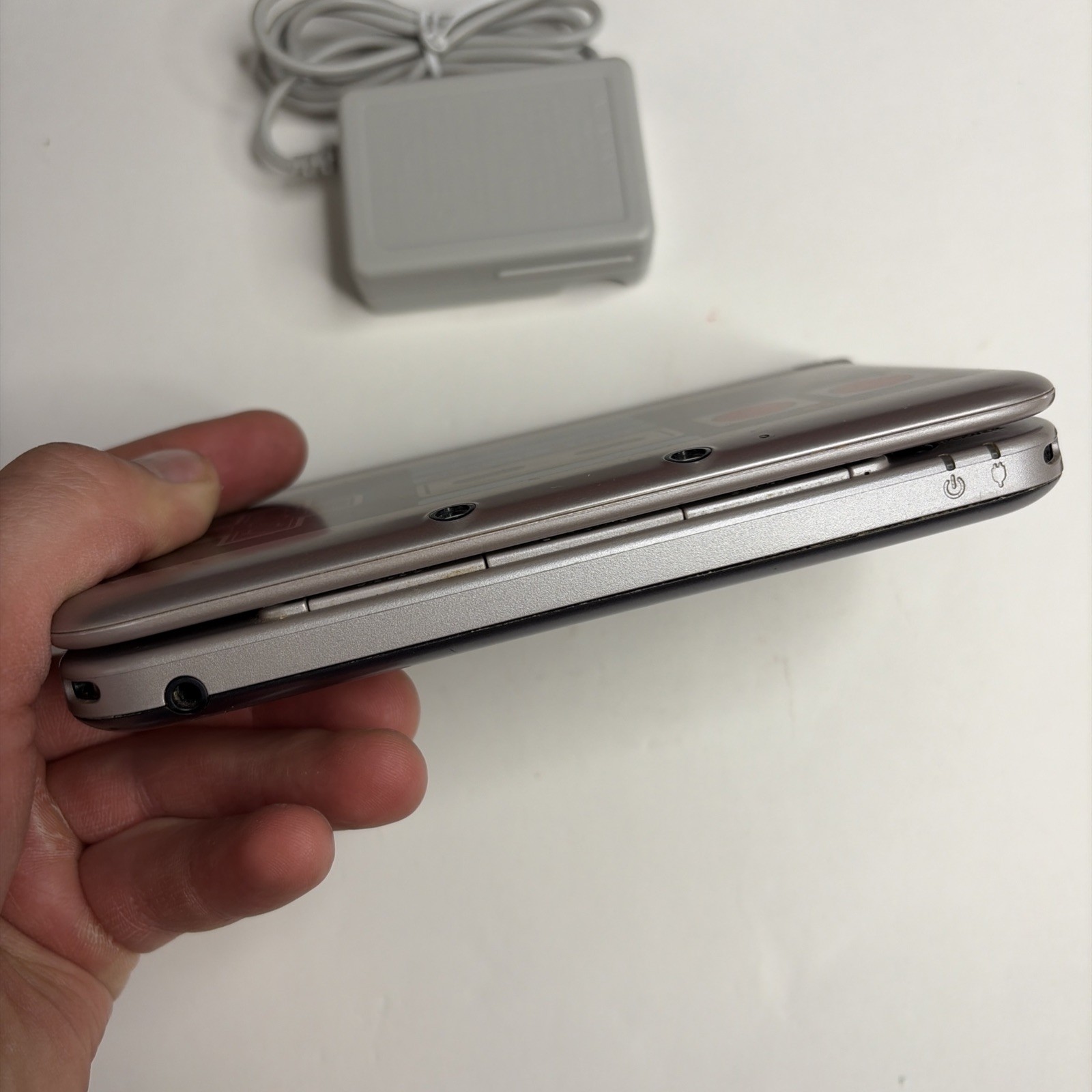 Nintendo 3DS XL Retro Silver Edition NES Controller W Charger Stylus US Model