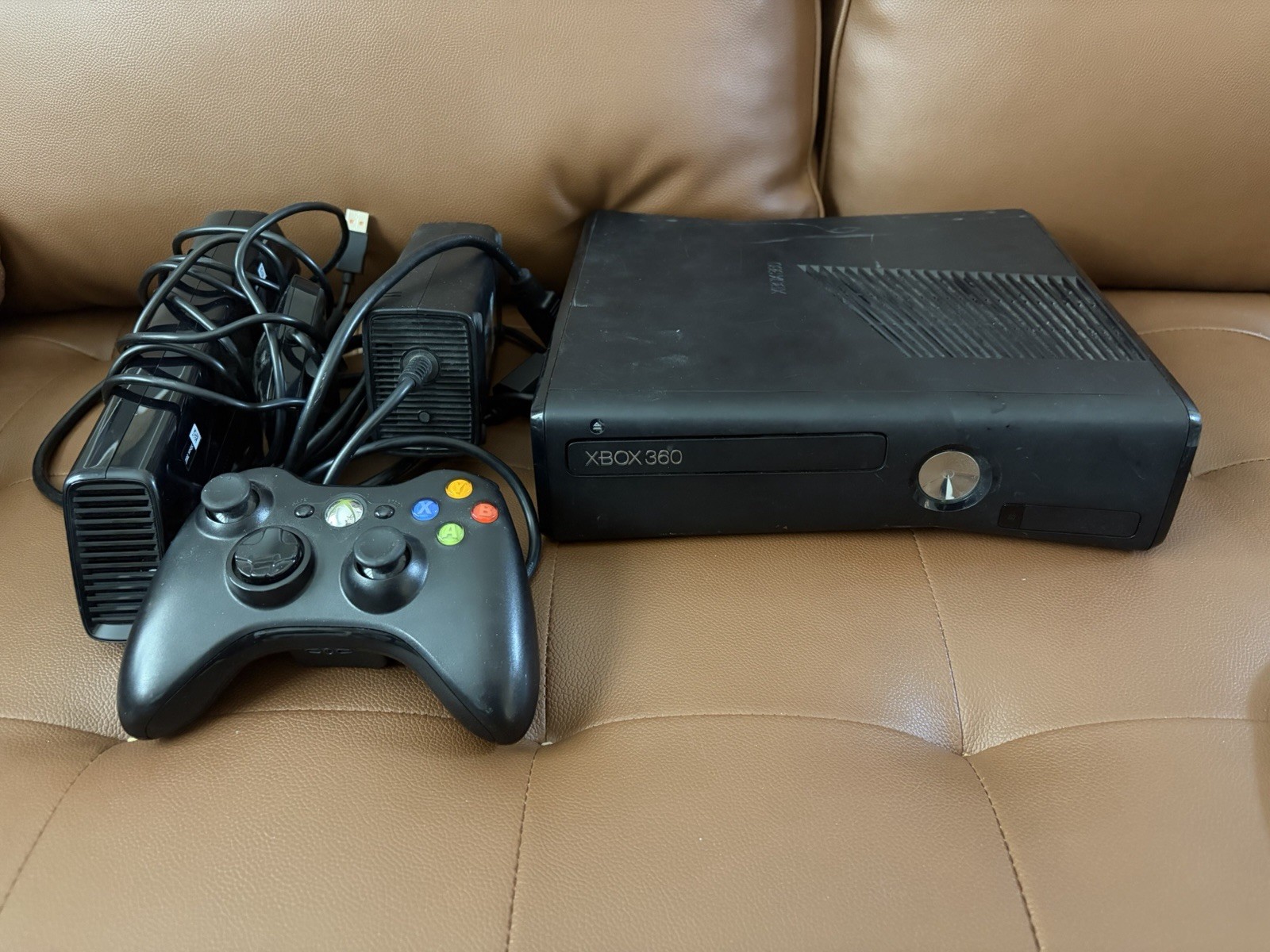 Microsoft Xbox 360 Black With Kinect, Cables, Wireless Controller