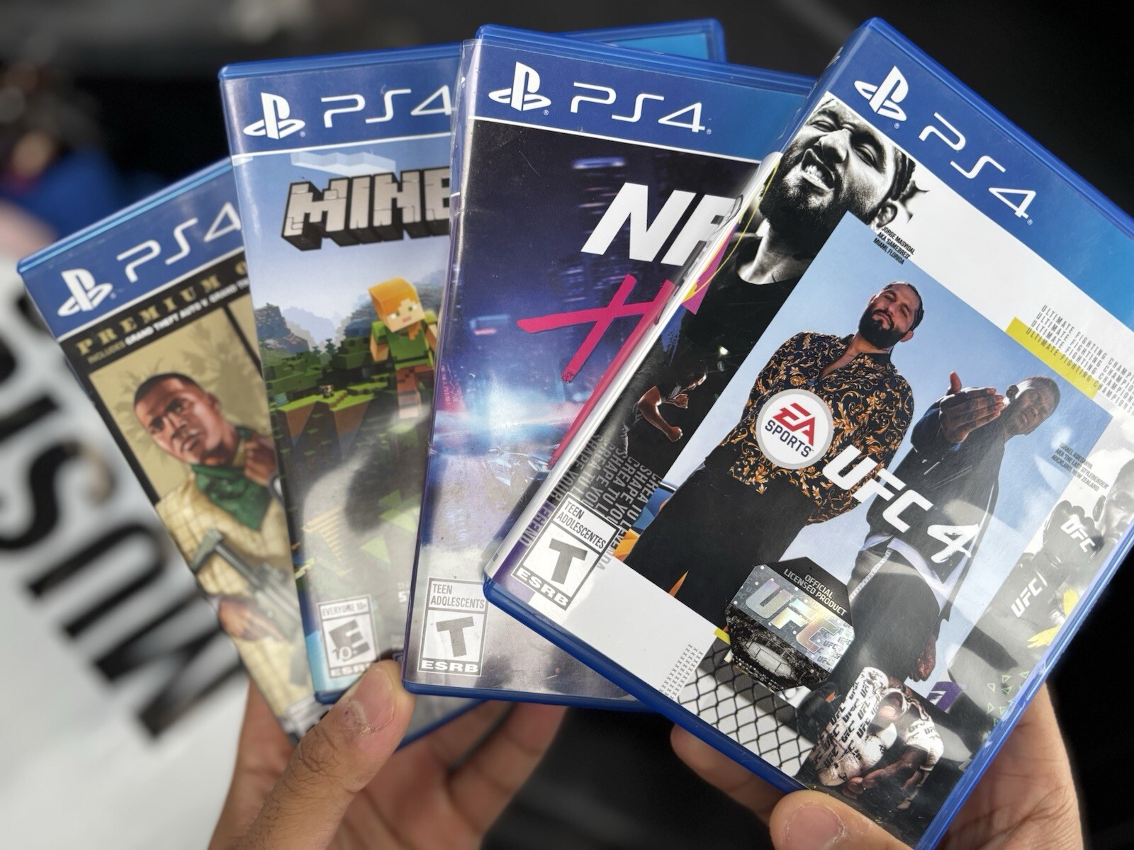Used PlayStation 4 Destiny Edition + Games + Controller + HDMI Cord