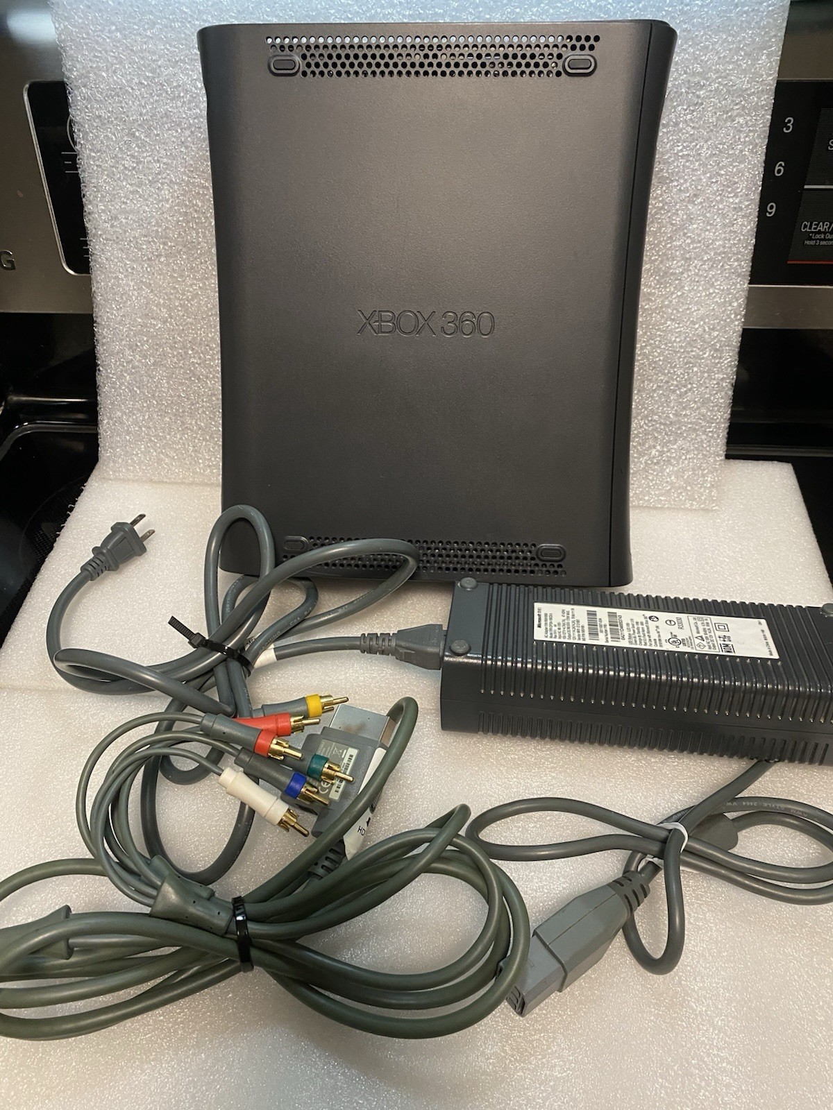 Microsoft Xbox 360 Elite Console Black 2009 HDMI Model w/Cords Power Tested Only