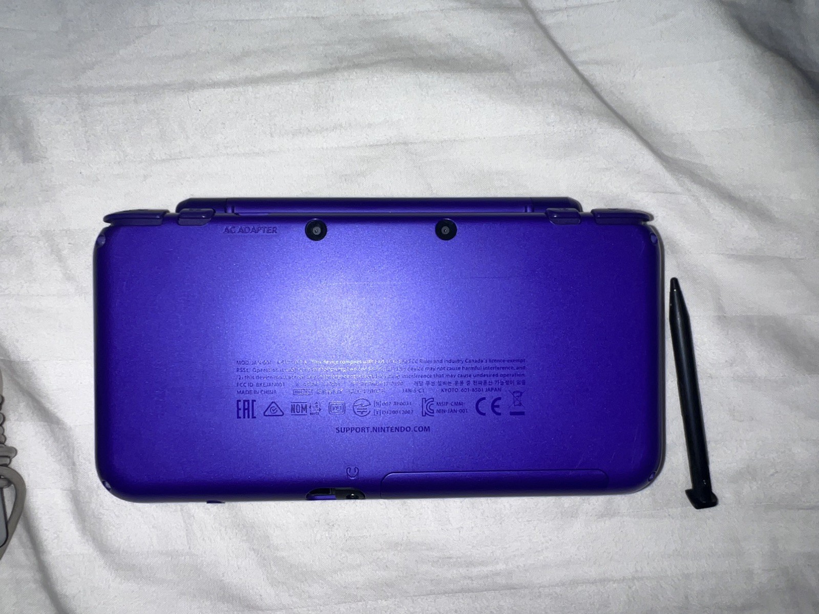 Nintendo 2DS XL Purple & Silver | Charger and Stylus | 64GB SD Card | Tested