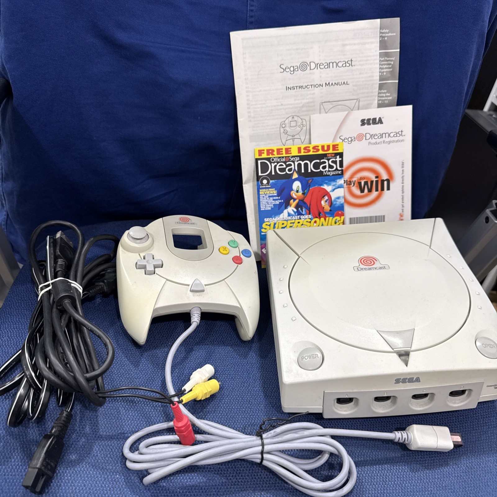 Sega Dreamcast Console Bundle HKT-3020 With Manuals & Controller Clean Tested