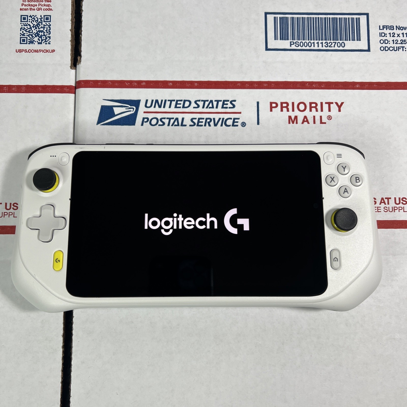 Logitech G CLOUD Gaming Handheld Console GR0006 * AS IS – Read Fully / Parts