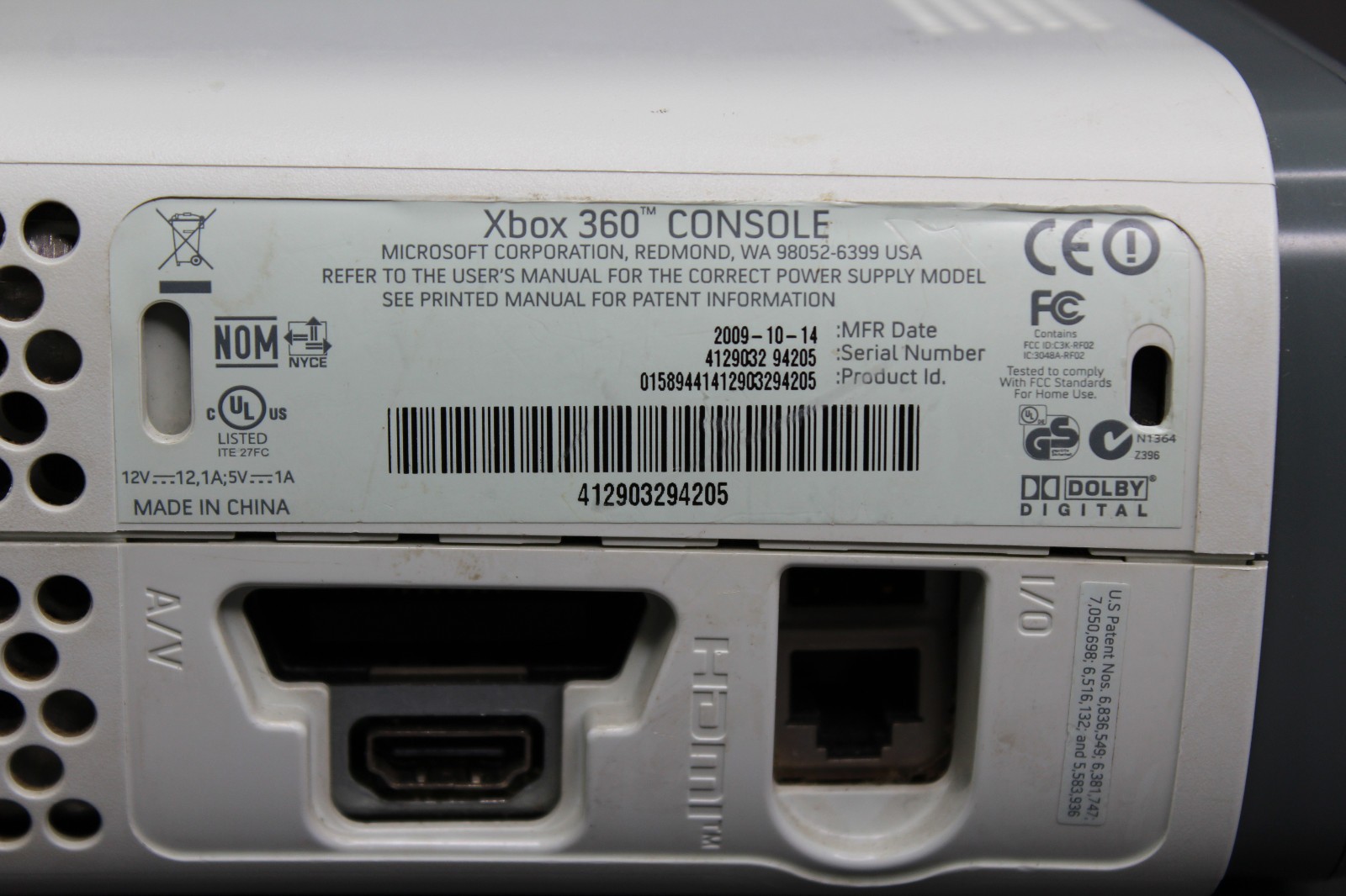 Microsoft Xbox 360 White Console NOT WORKING FOR PARTS ONLY Plays Games No Cords