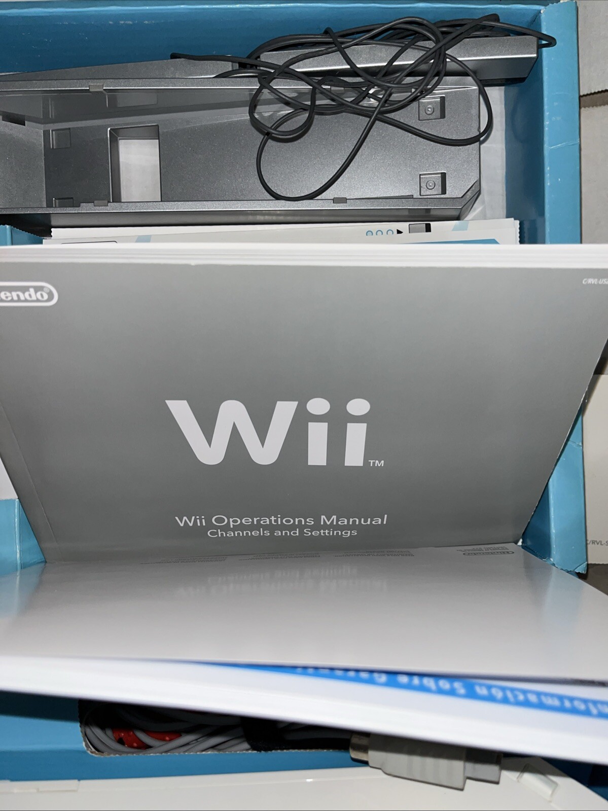 ❤️NINTENDO Wii HOME CONSOLE COMPLETE WITH NO GAMES. TESTED. RVL-001 WHITE W/ BOX