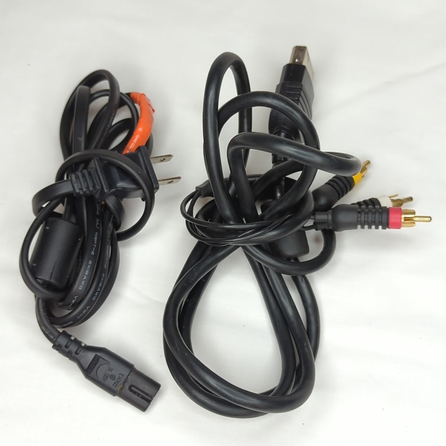 MICROSOFT XBOX CONSOLE WITH POWER CORD FOR PARTS AND REPAIR