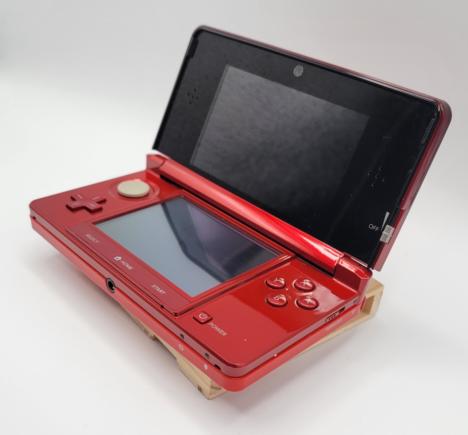 Nintendo 3DS Red Bundle with (10) Games Charger Tested Mario Pokemon Yoshi