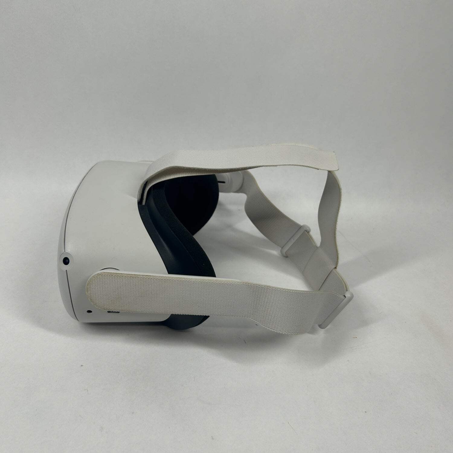 Meta Quest 2 64GB Standalone All-in-One VR Headset KW49CM
