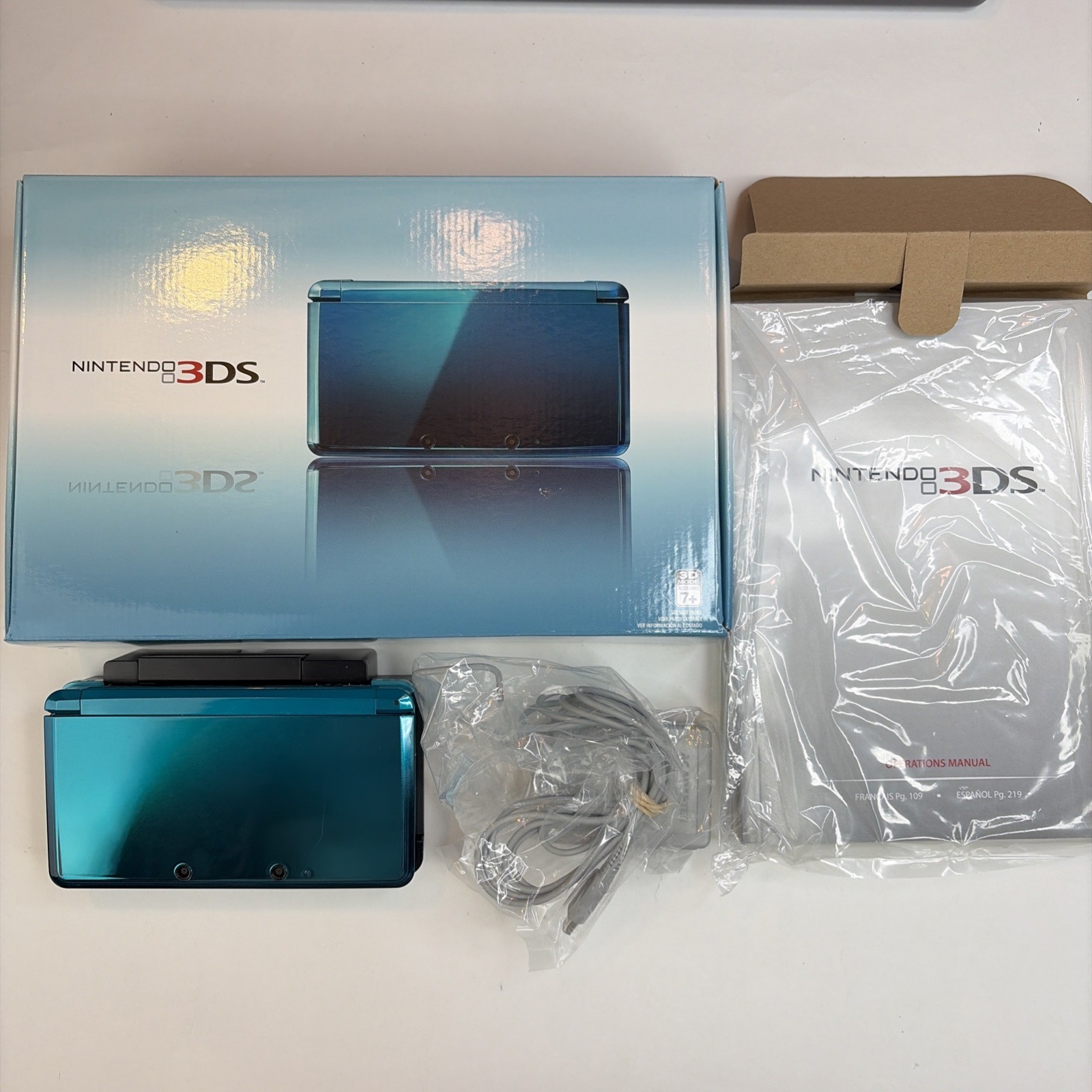 Nintendo 3DS Handheld System (CIB) – Aqua Blue US Model Complete In Box CIB