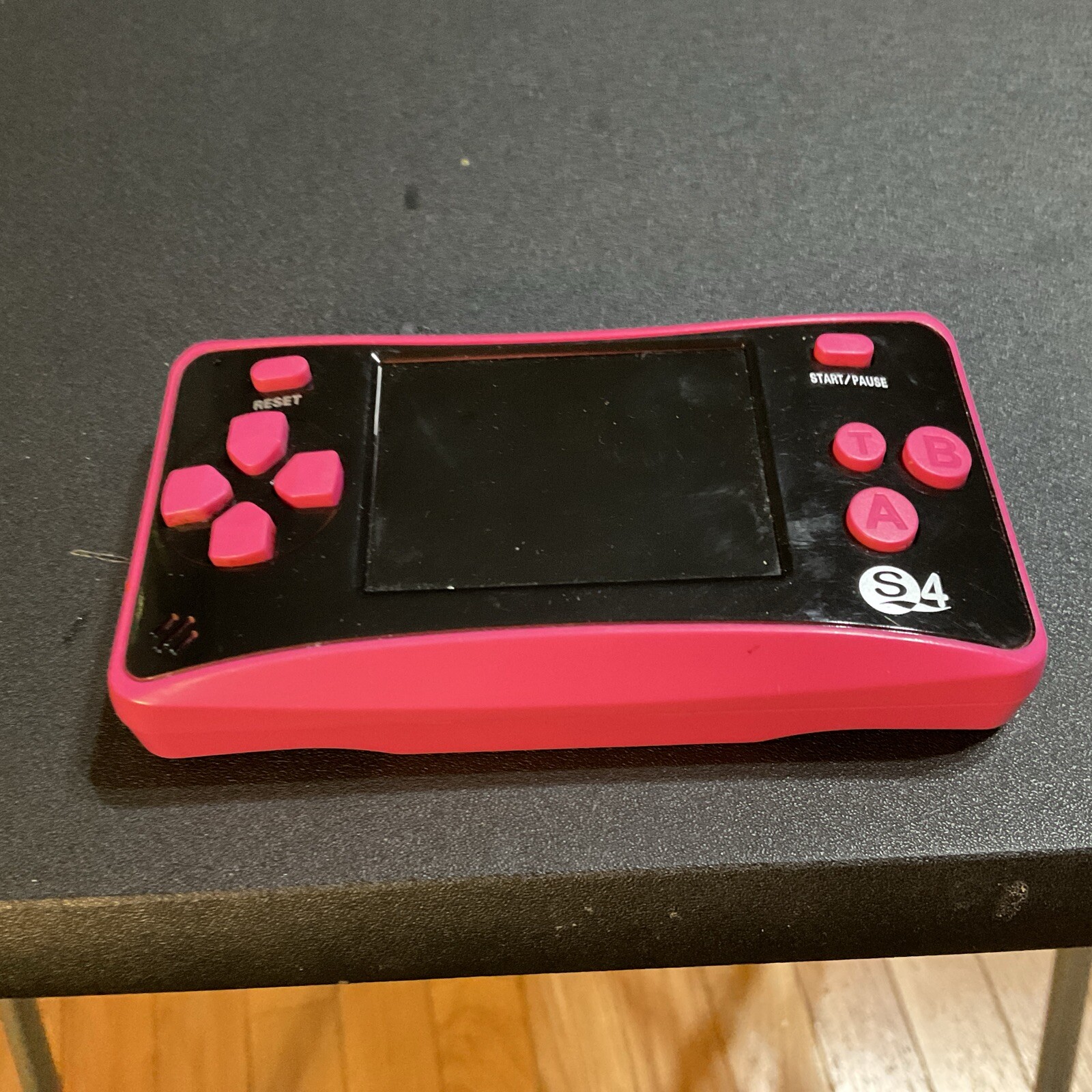 Retro Handheld Game Console, 182 in 1 Video Games Console 2.5″ Screen Handheld G