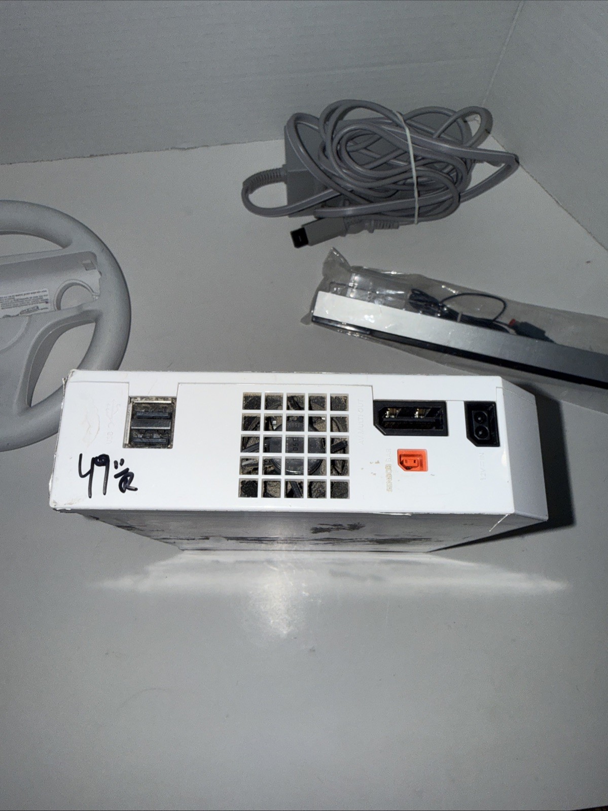 Nintendo Wii RVL-001 512 MB Home Console – White
