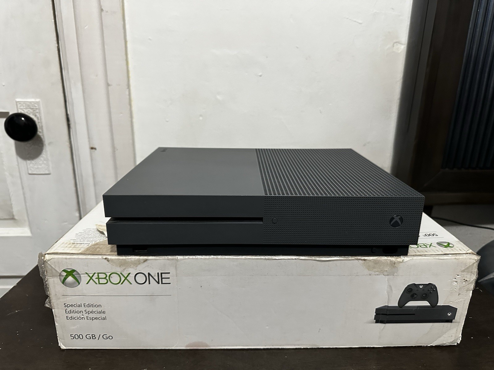 Xbox One S Storm Grey 500GB With Extra Black Controller And Expansion Card