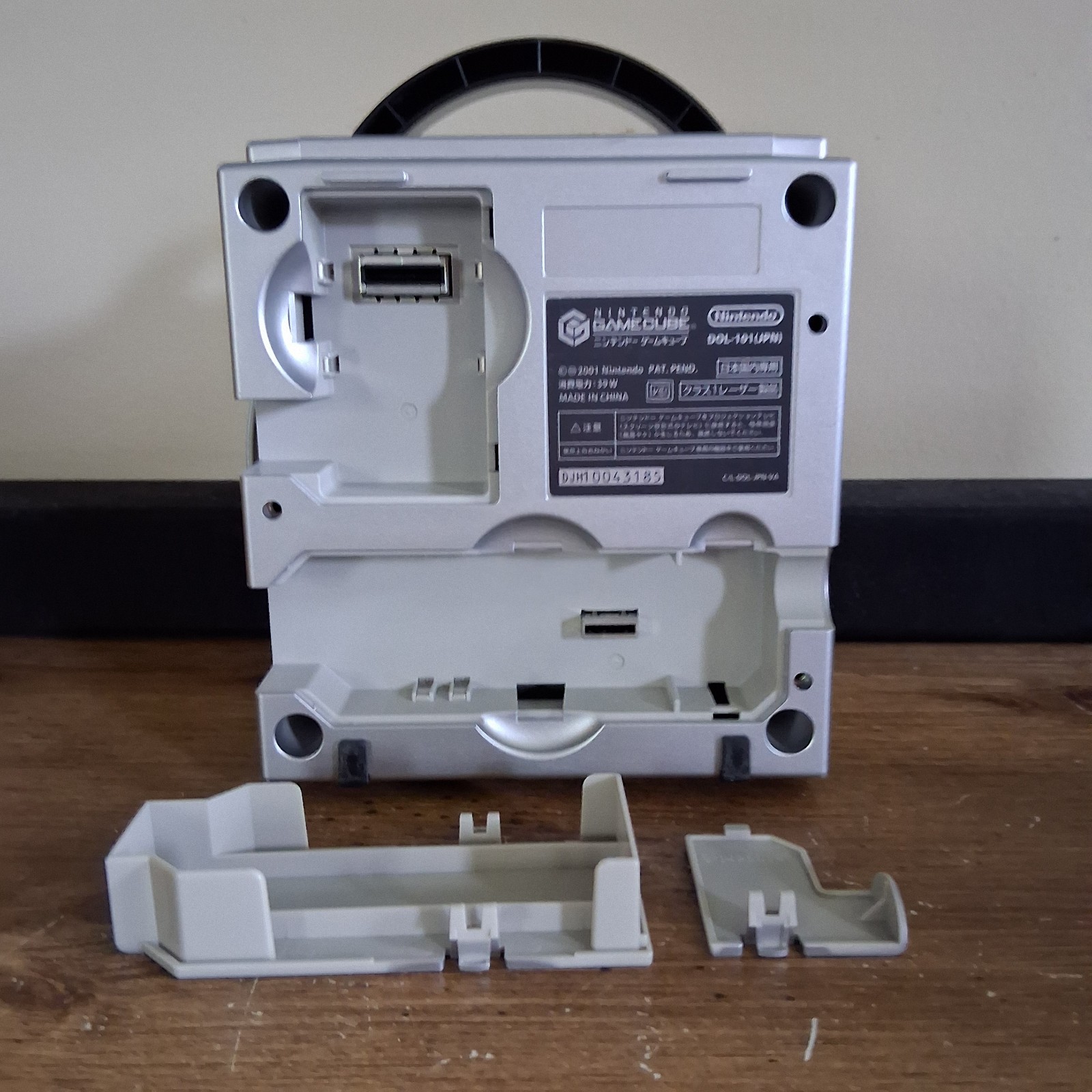 Lot of 2 Broken Nintendo GameCube Consoles DOL-101 Parts Repair Silver/ Black