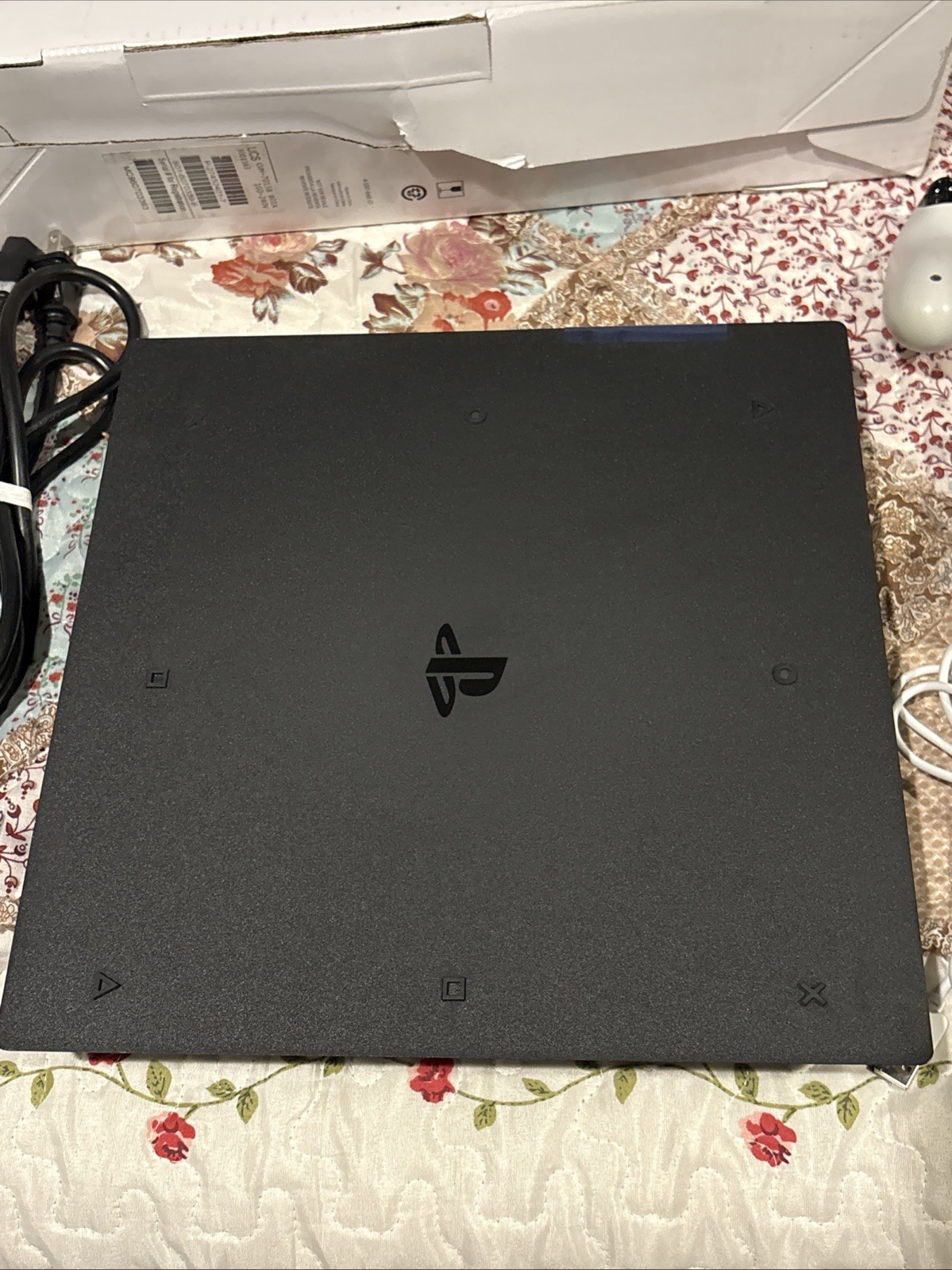 SONY PLAYSTATION 4 PRO CUH-7015B IN «NOT FOR RESALE» BOX (2 Controllers) Cords