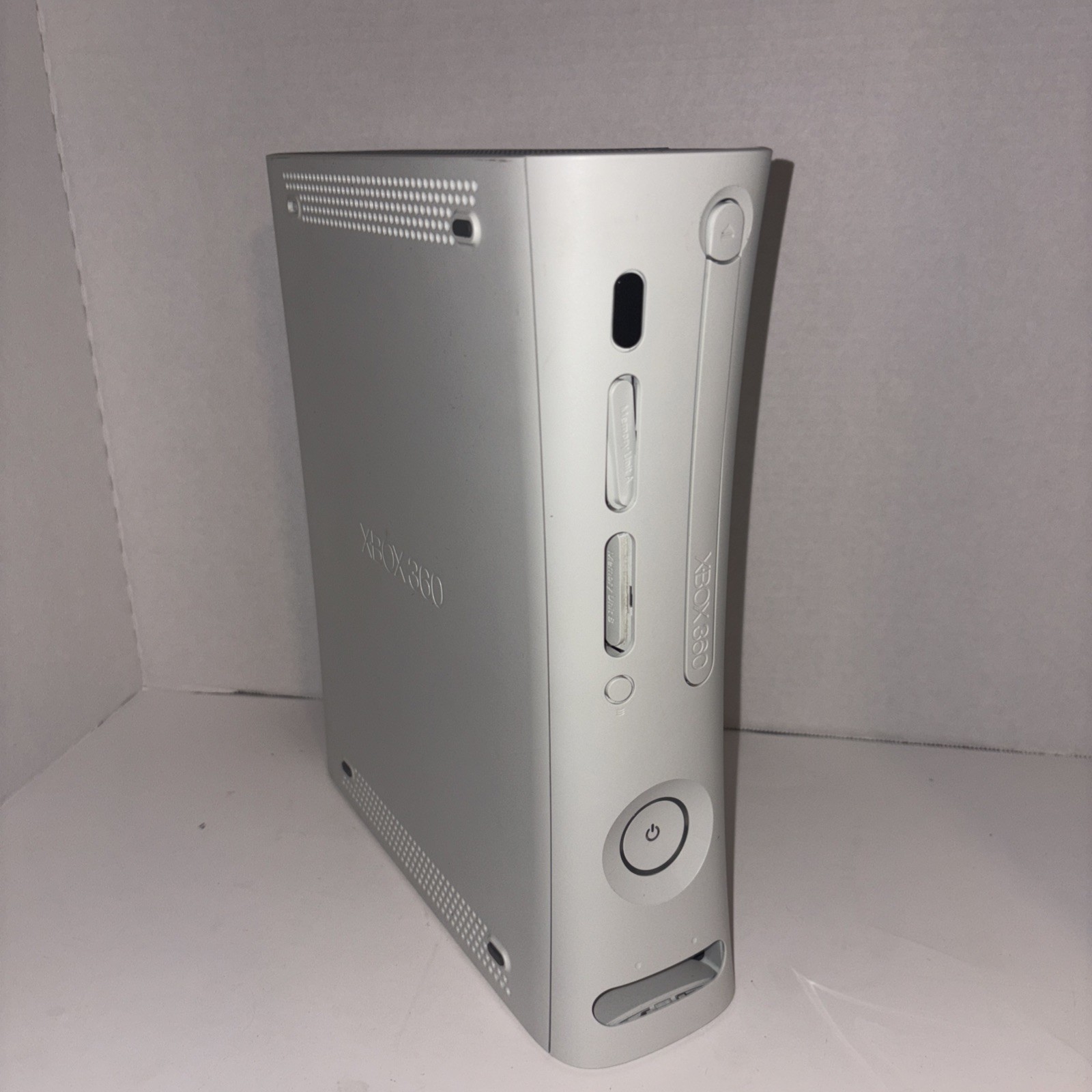 Xbox 360 White Untested or for Parts & Repair Only No Cords No Controller No HDD