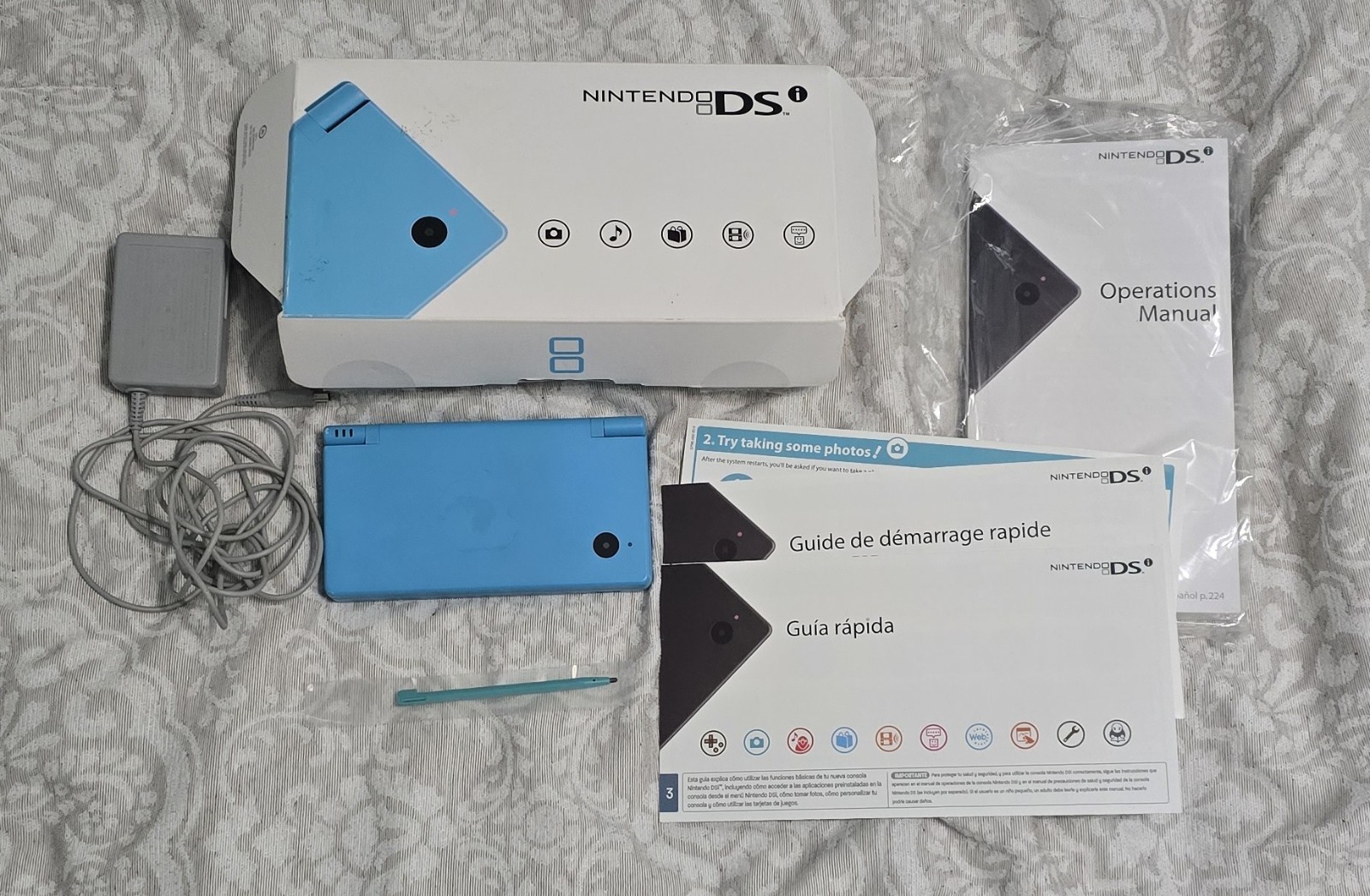 Nintendo DSi Teal Blue Complete Cib Plus Protector And Car Charger