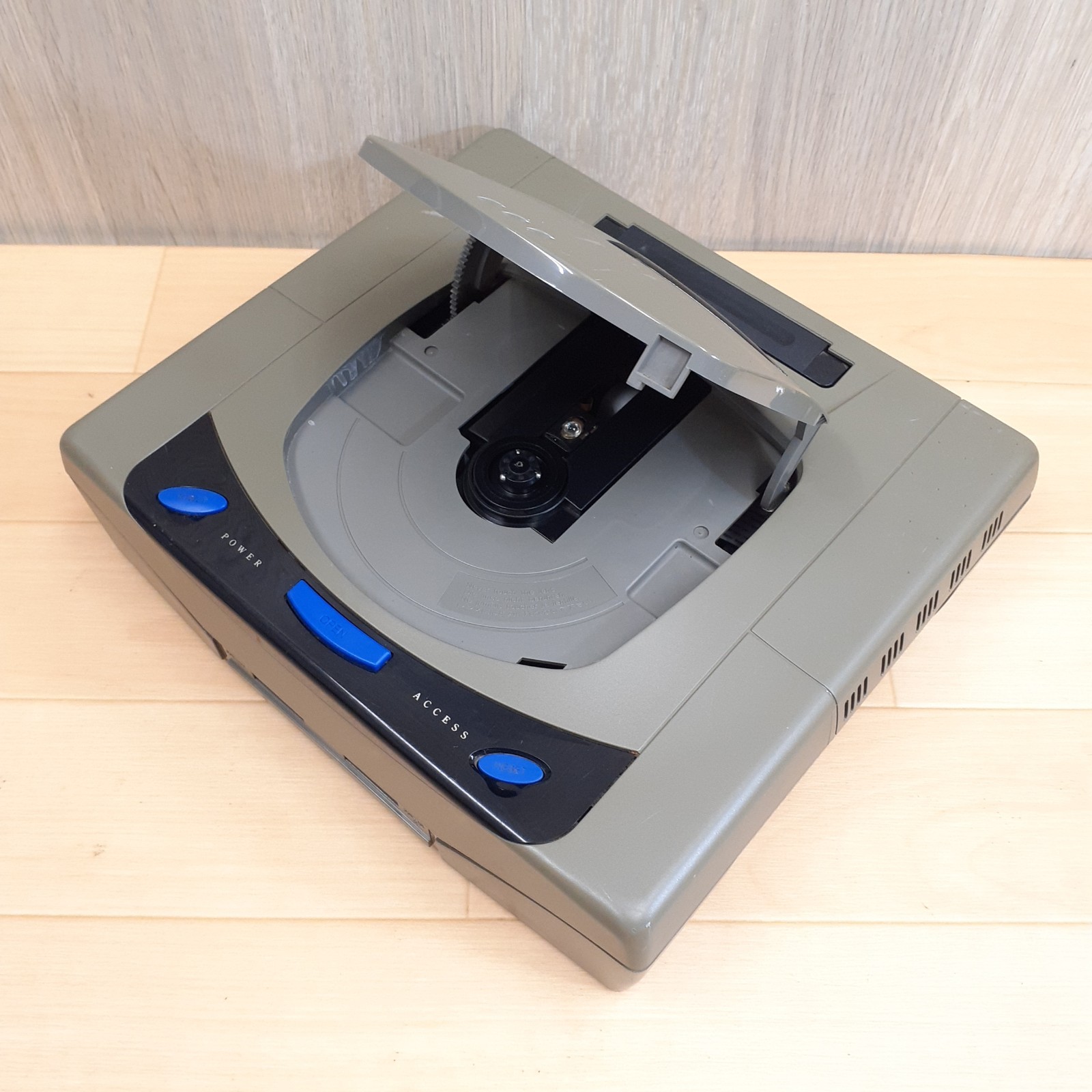 SEGA SATURN CONSOLE JAPAN with 2 Controllers 6 Games & Memory HST-3200 NTSC-J