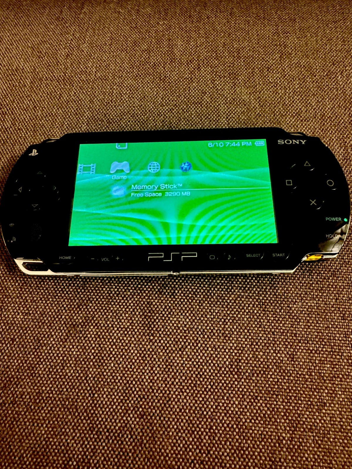 Sony PSP PSP-1000 PlayStation Portable – Black – Tested/Working very clean! 4GB