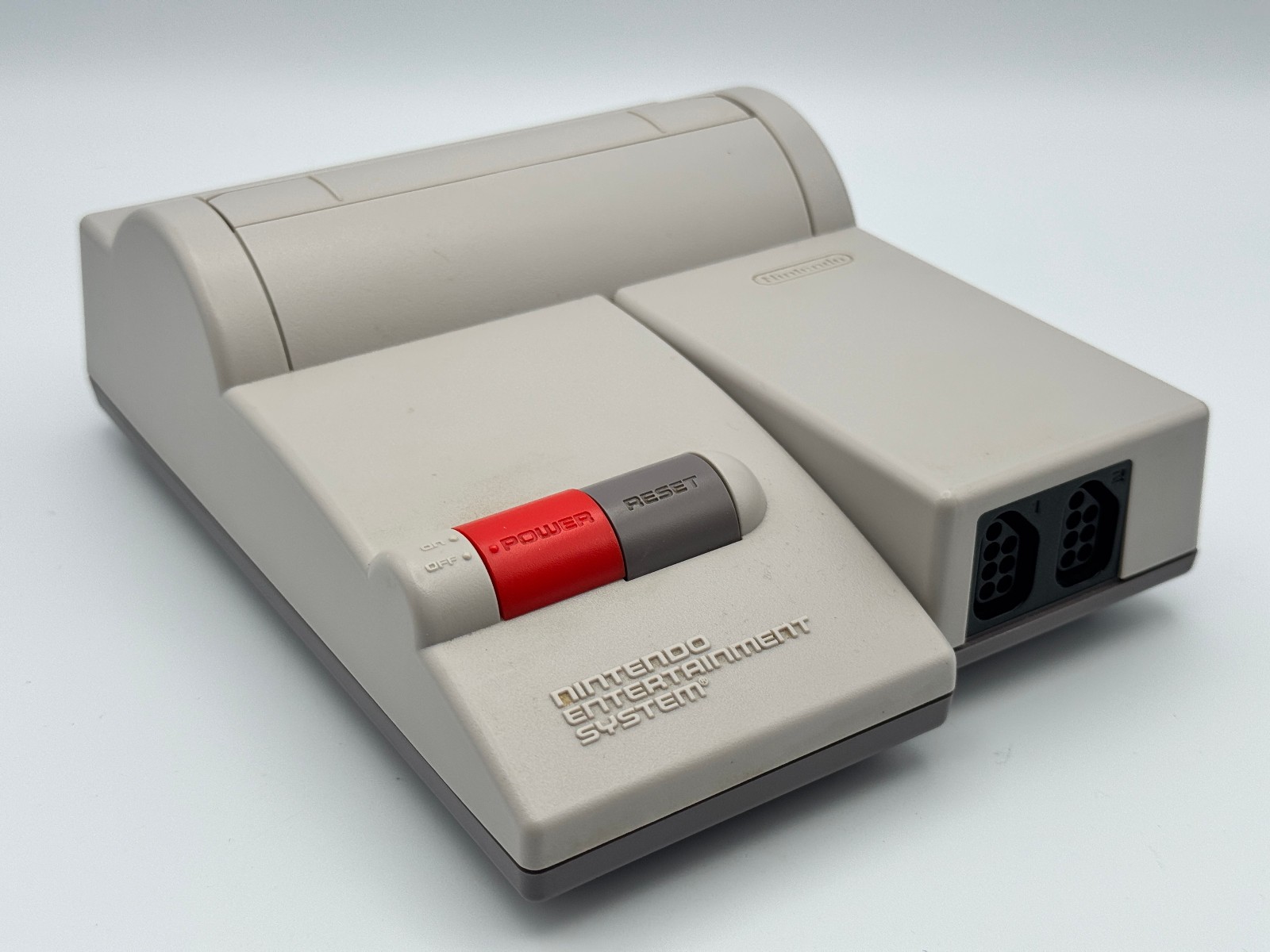 Nintendo NES Top Loader NES-101 – composite AV mod – dog bone controller extras