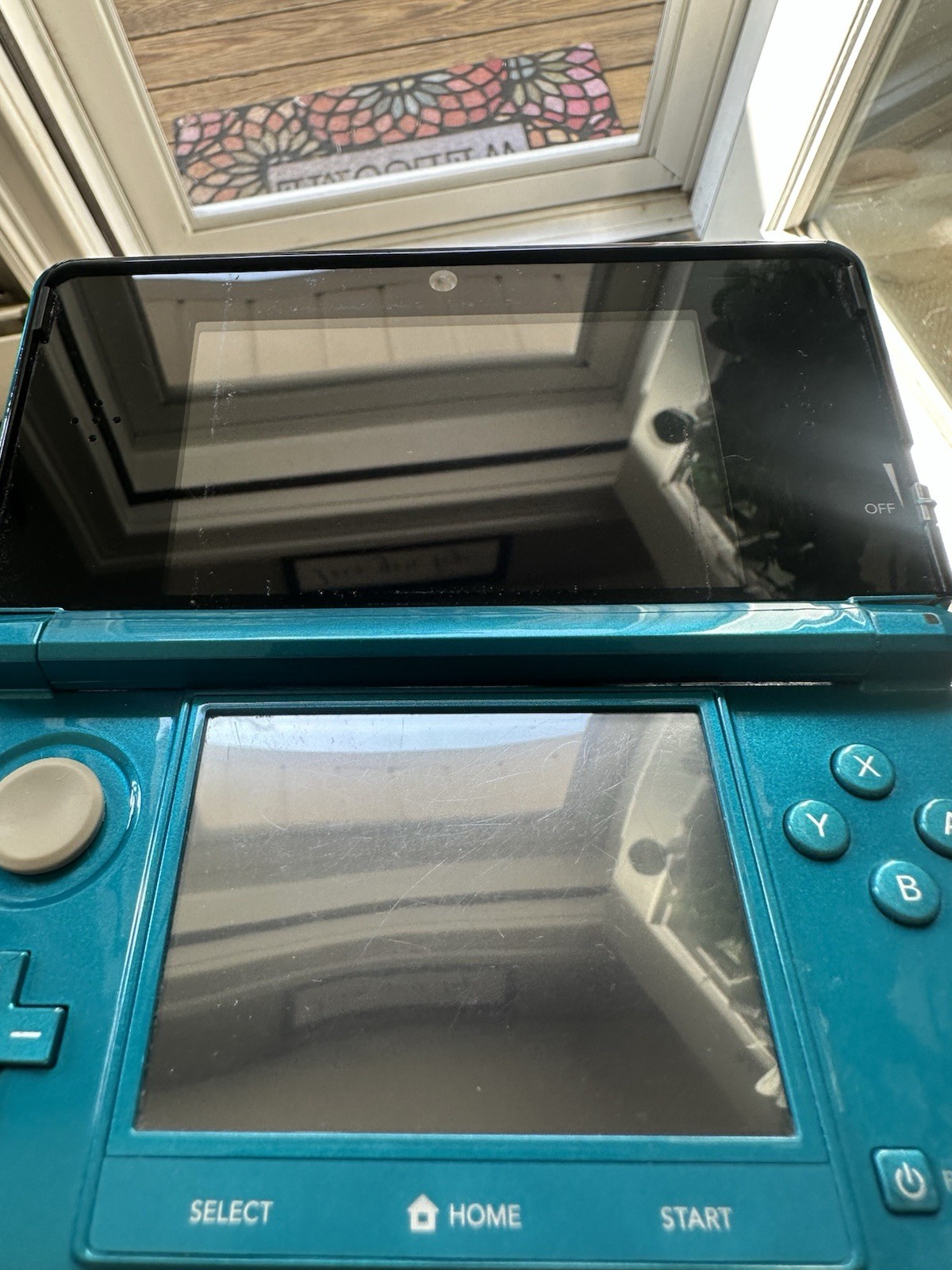 Nintendo 3DS CTR-001 Handheld System Aqua Blue w/ Stylus & 2GB SD Card
