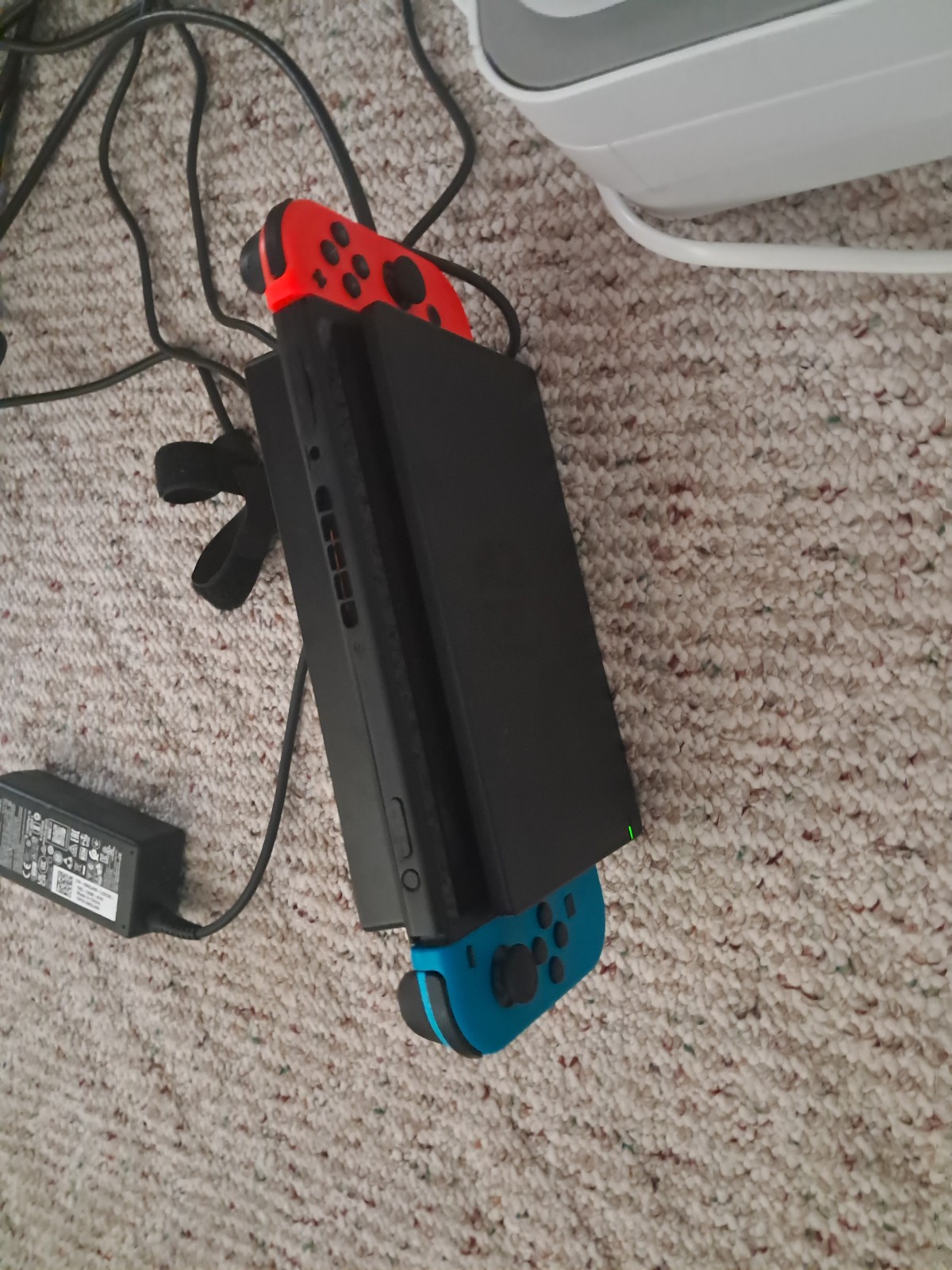 Nintendo Switch 32GB Handheld Console Red/Blue (hac 001-01) with pro controller