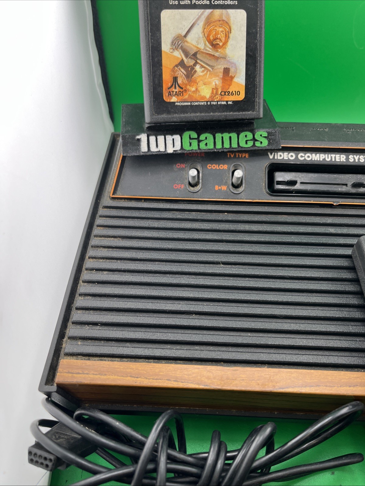 Vintage Atari 2600 Video Computer Gaming System With 7 Games & 1 Joysticks((T34)