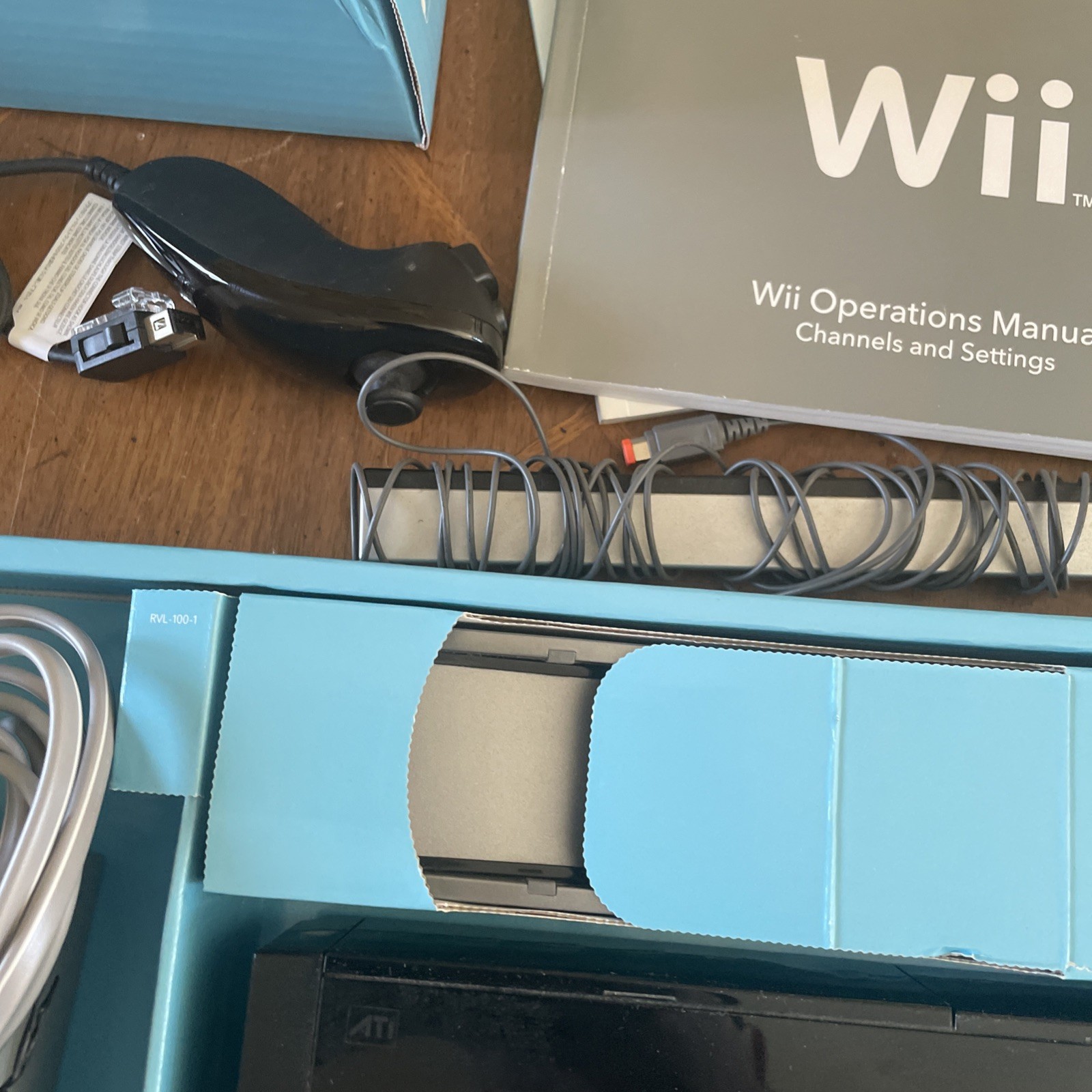 Nintendo Wii Black Console RVL-001 Wii Sports + Resorts Bundle Complete In Box