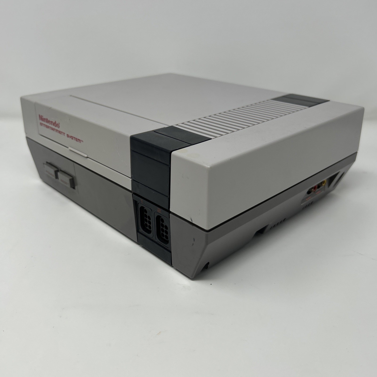 Nintendo NES Console Bundle NEW 72 Pin 1 Controllers Castlevania
